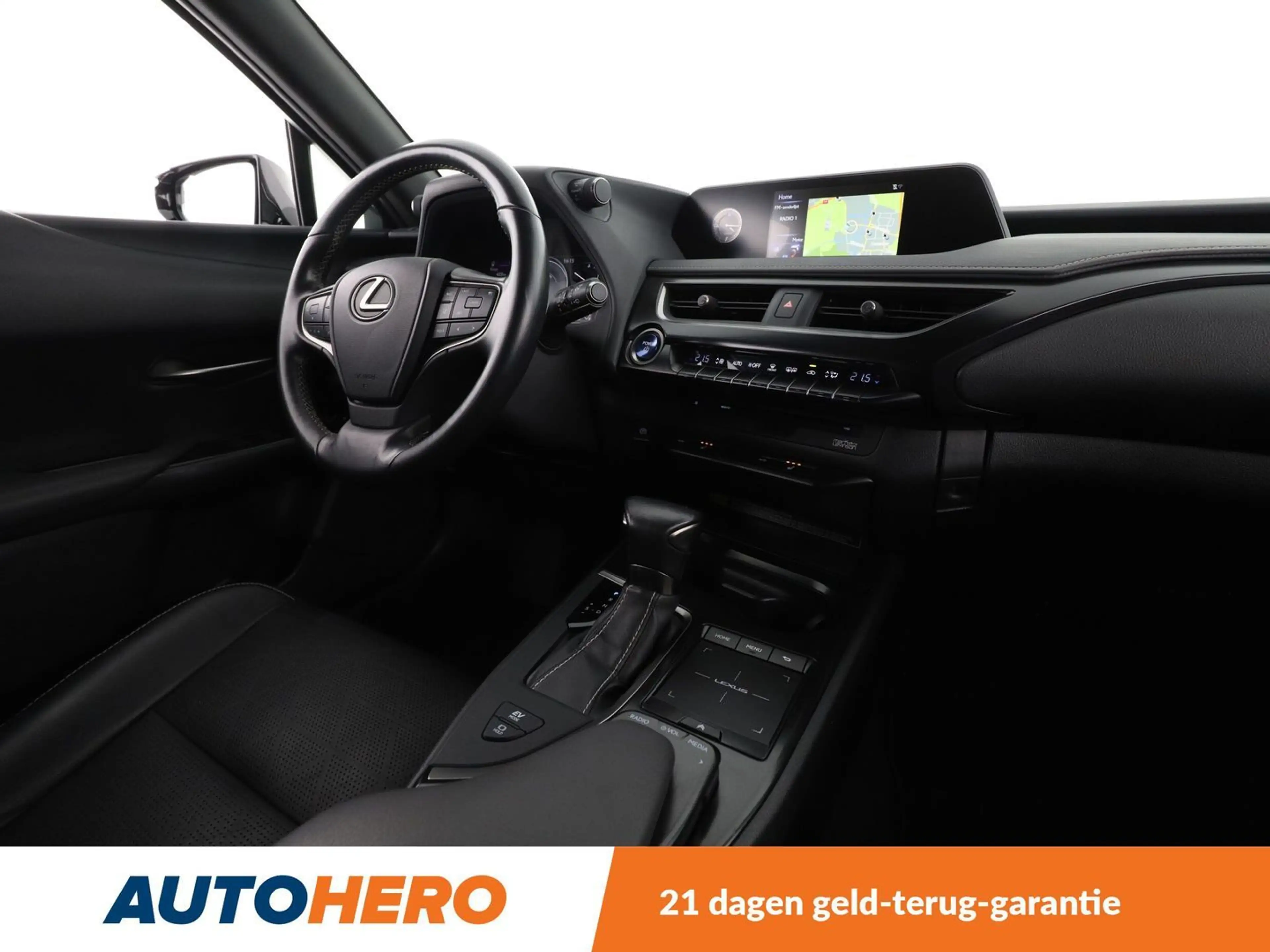 Lexus UX 250h UX 250h E-Four Luxury Line — photo 13