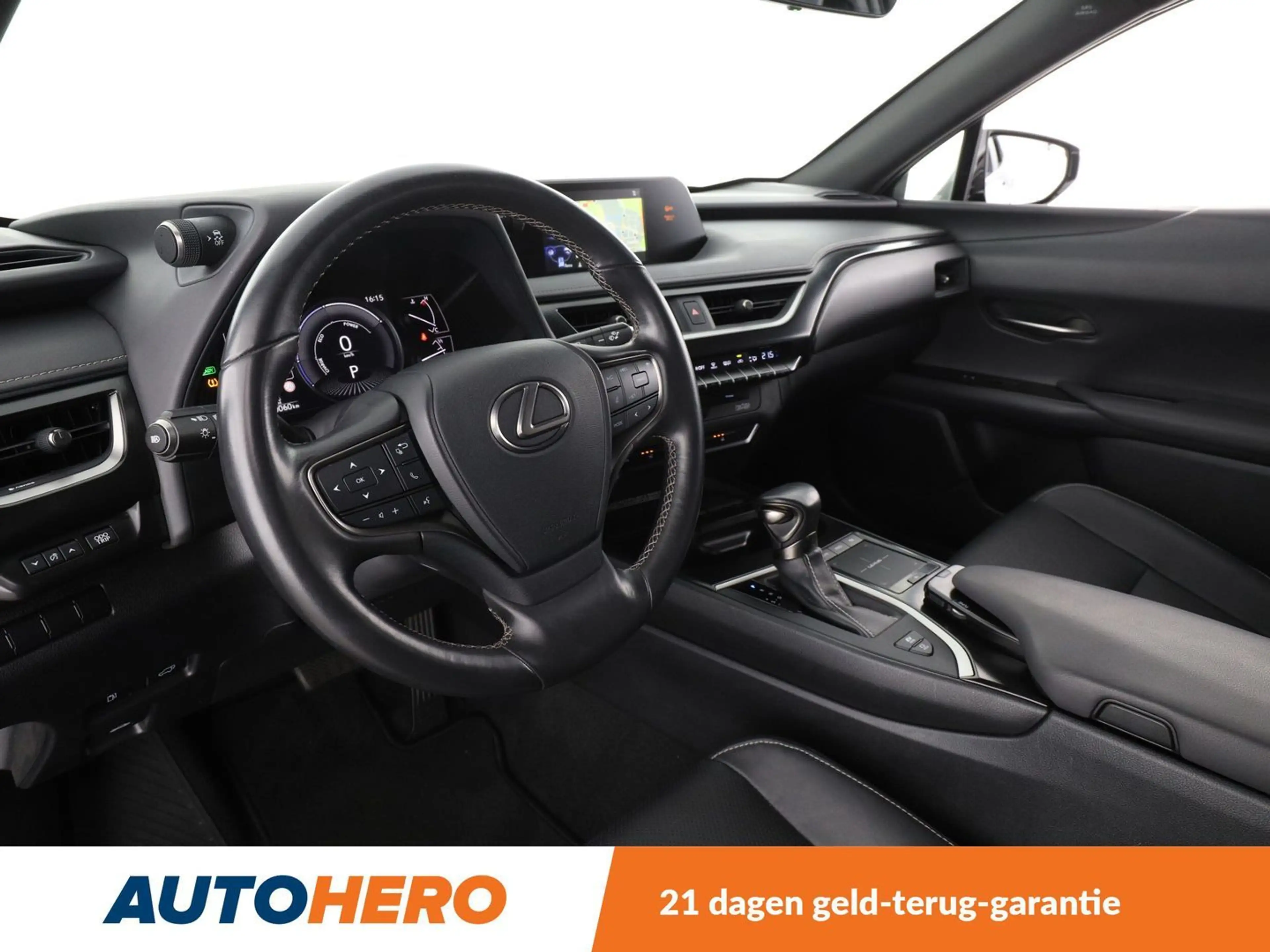 Lexus UX 250h UX 250h E-Four Luxury Line — photo 11