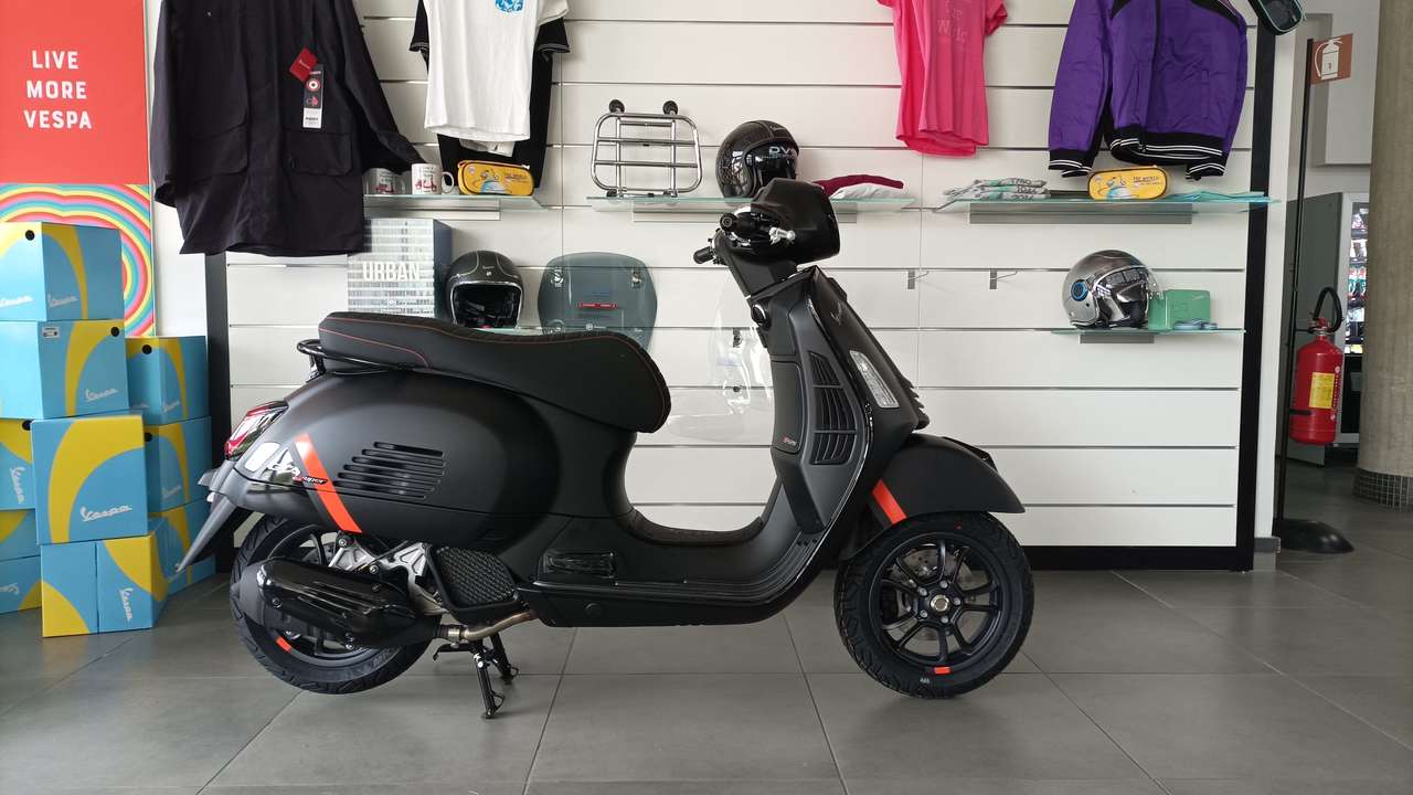 Vespa GTS Super 125 -2023
