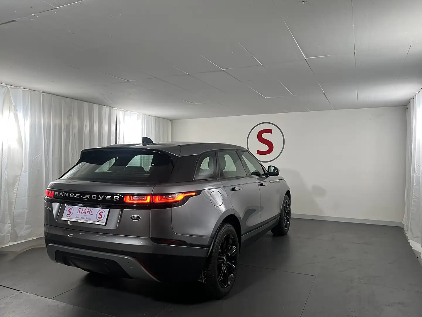 Land Rover Range Rover Velar D200 MHEV Allrad S Aut. Grau - 2