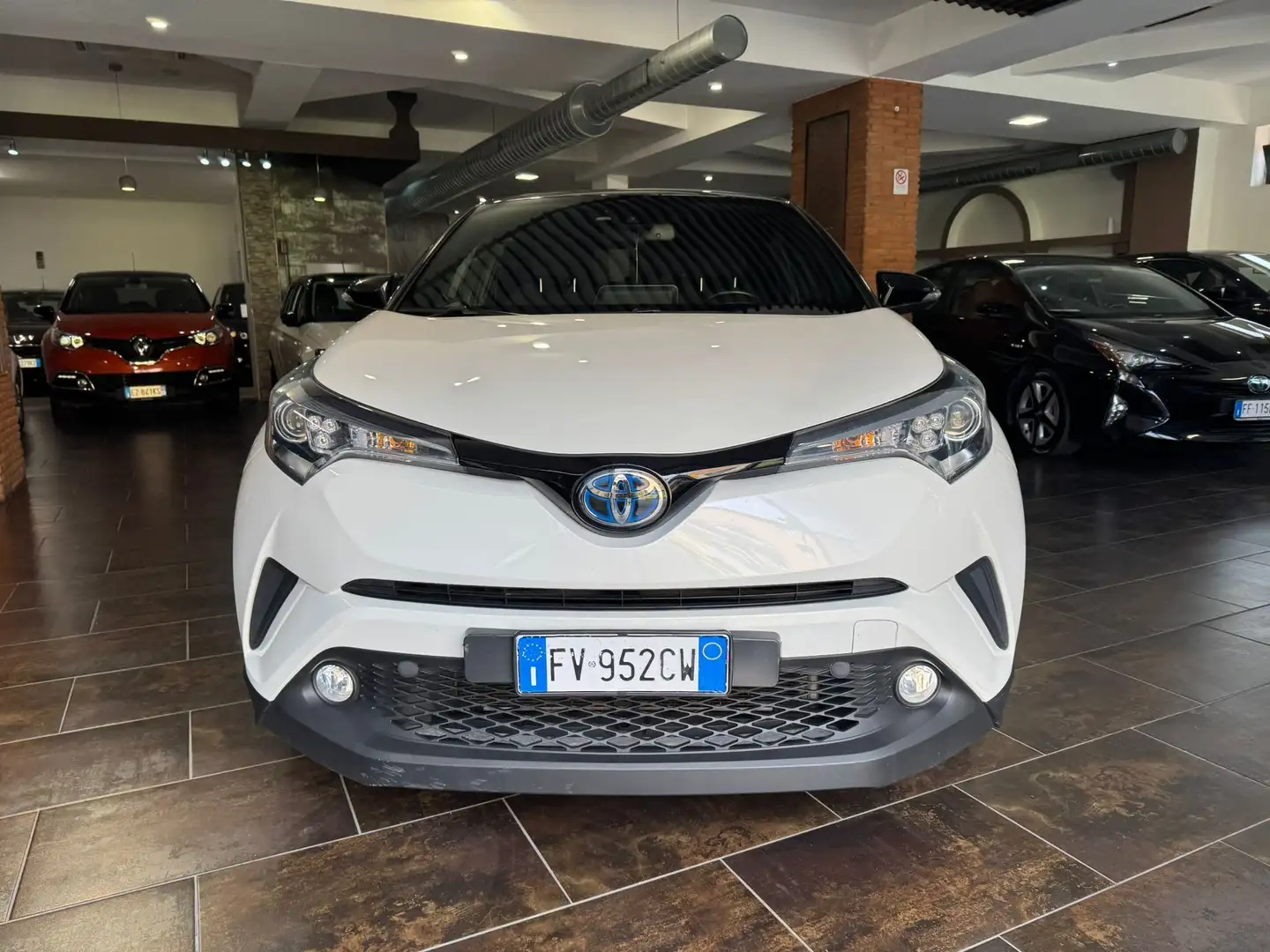 Toyota C-HR C-HR I 2016 1.8h Trend 2wd e-cvt Weiß - 2