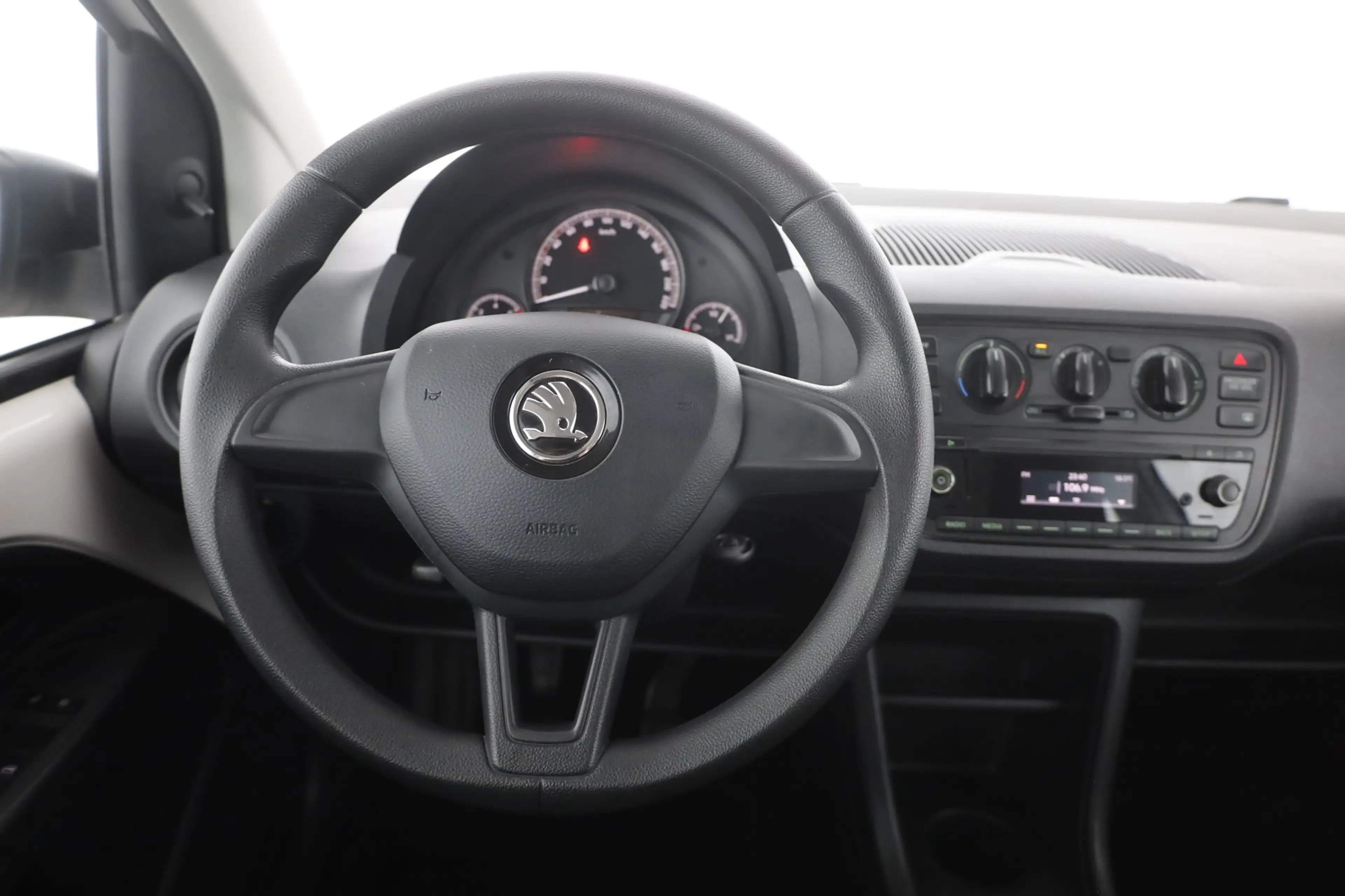 Skoda Citigo 1.0 MPI Active Klima AUX — photo 10