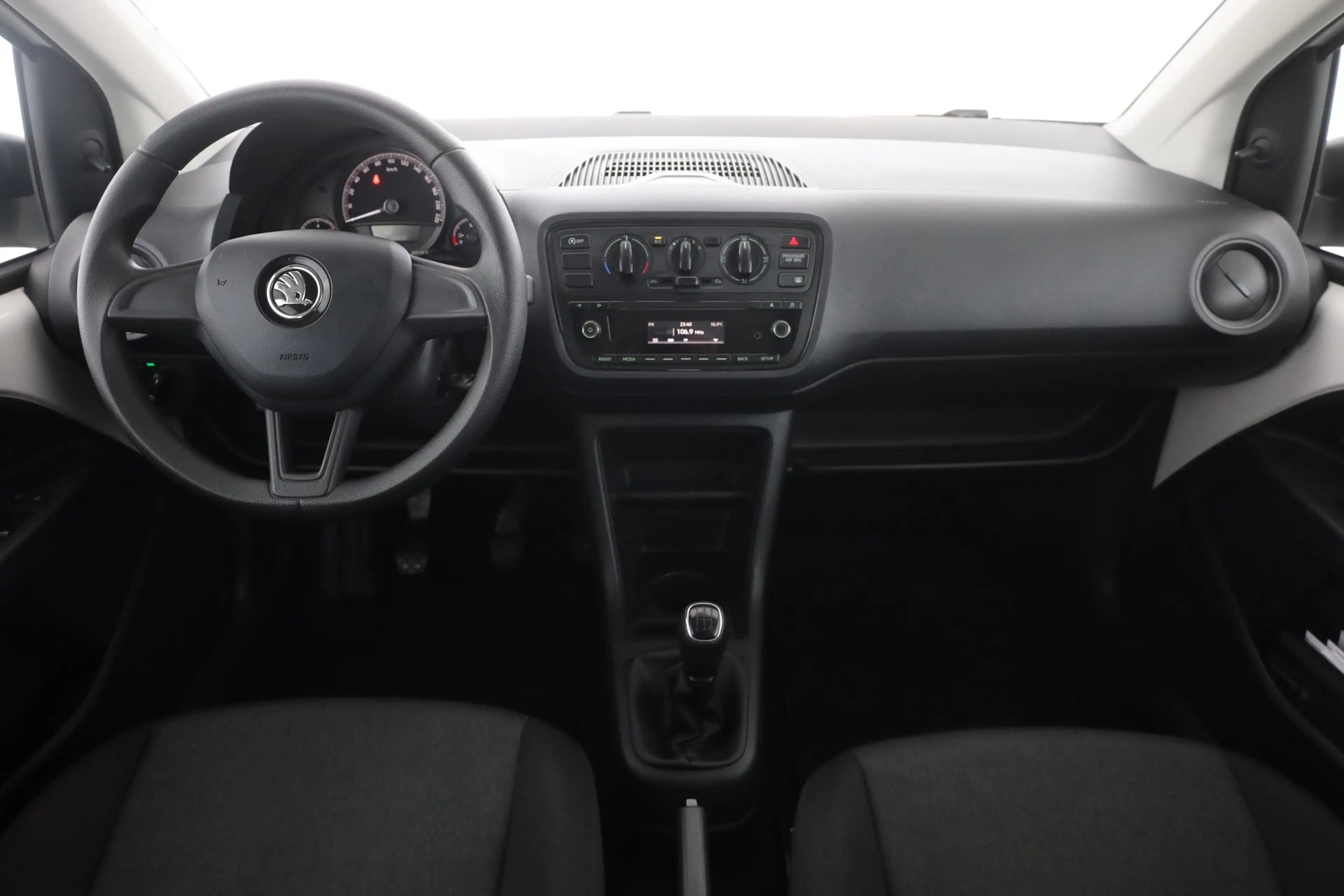 Skoda Citigo 1.0 MPI Active Klima AUX — photo 9
