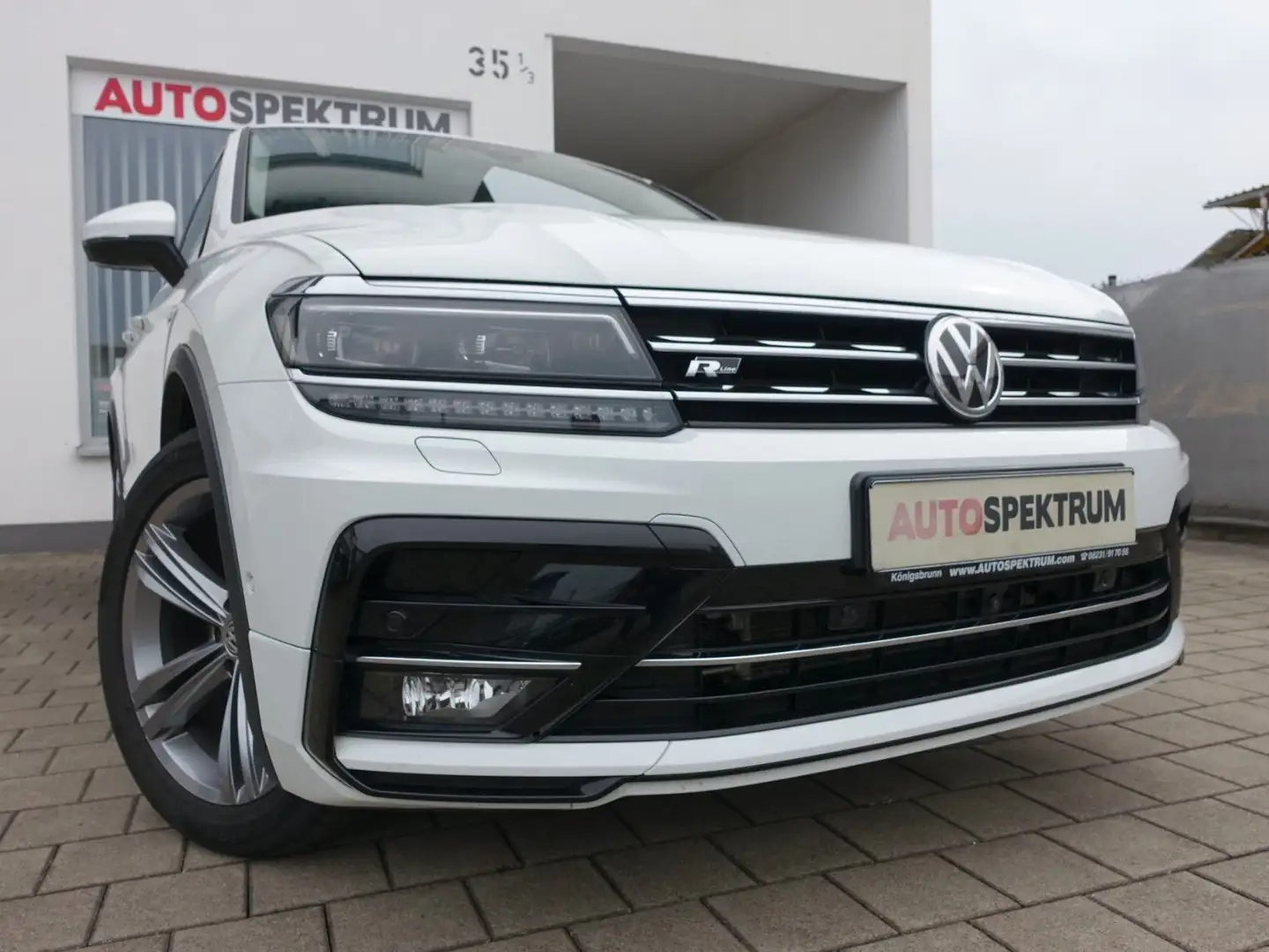 Volkswagen Tiguan Highline 4Motion R-LINE/PANO/ACC/LED/AHK Weiß - 1