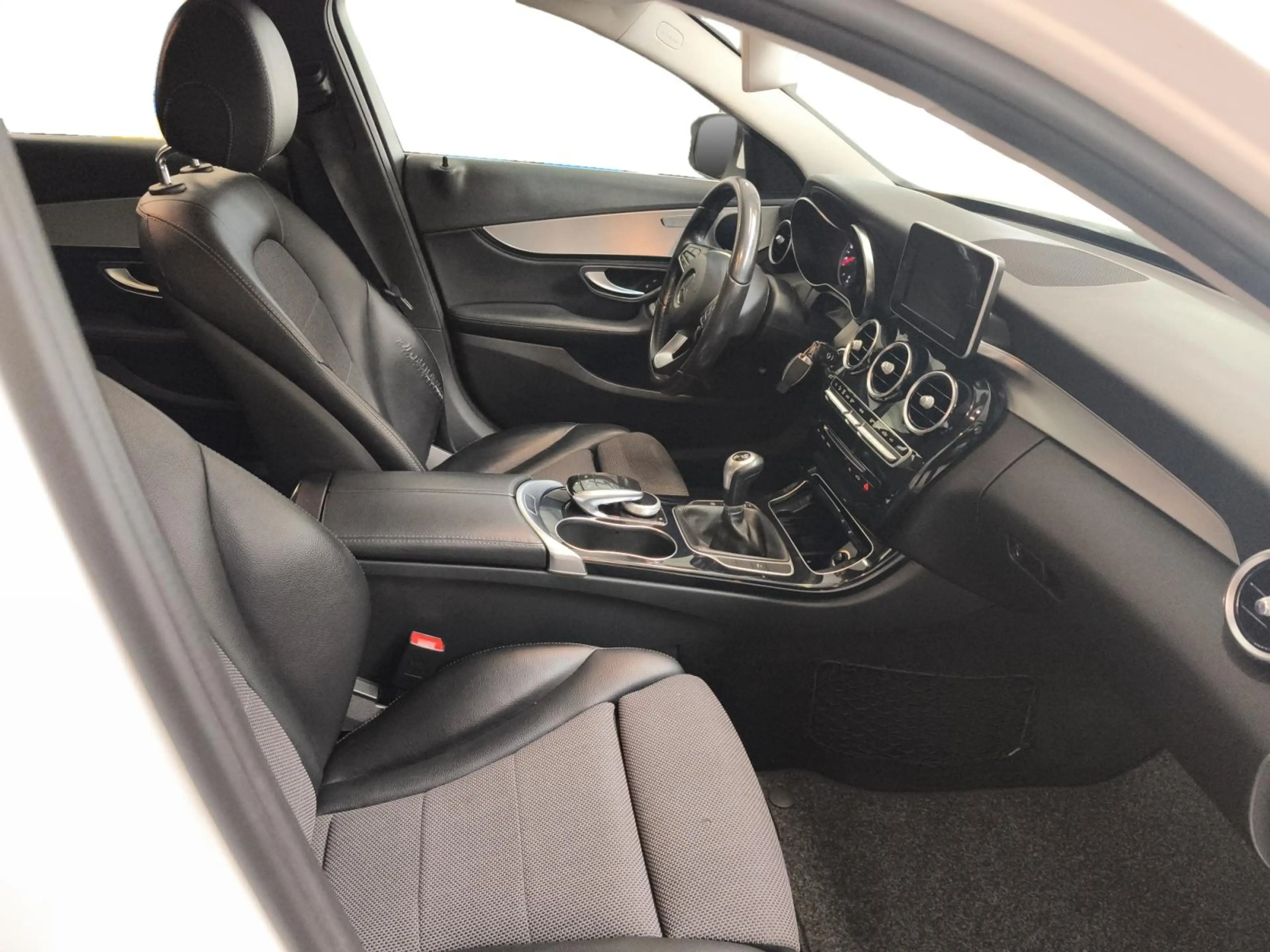 Mercedes-Benz C 180 Estate Prestige Avantgarde | LED | Navi | Trekhaak — photo 11