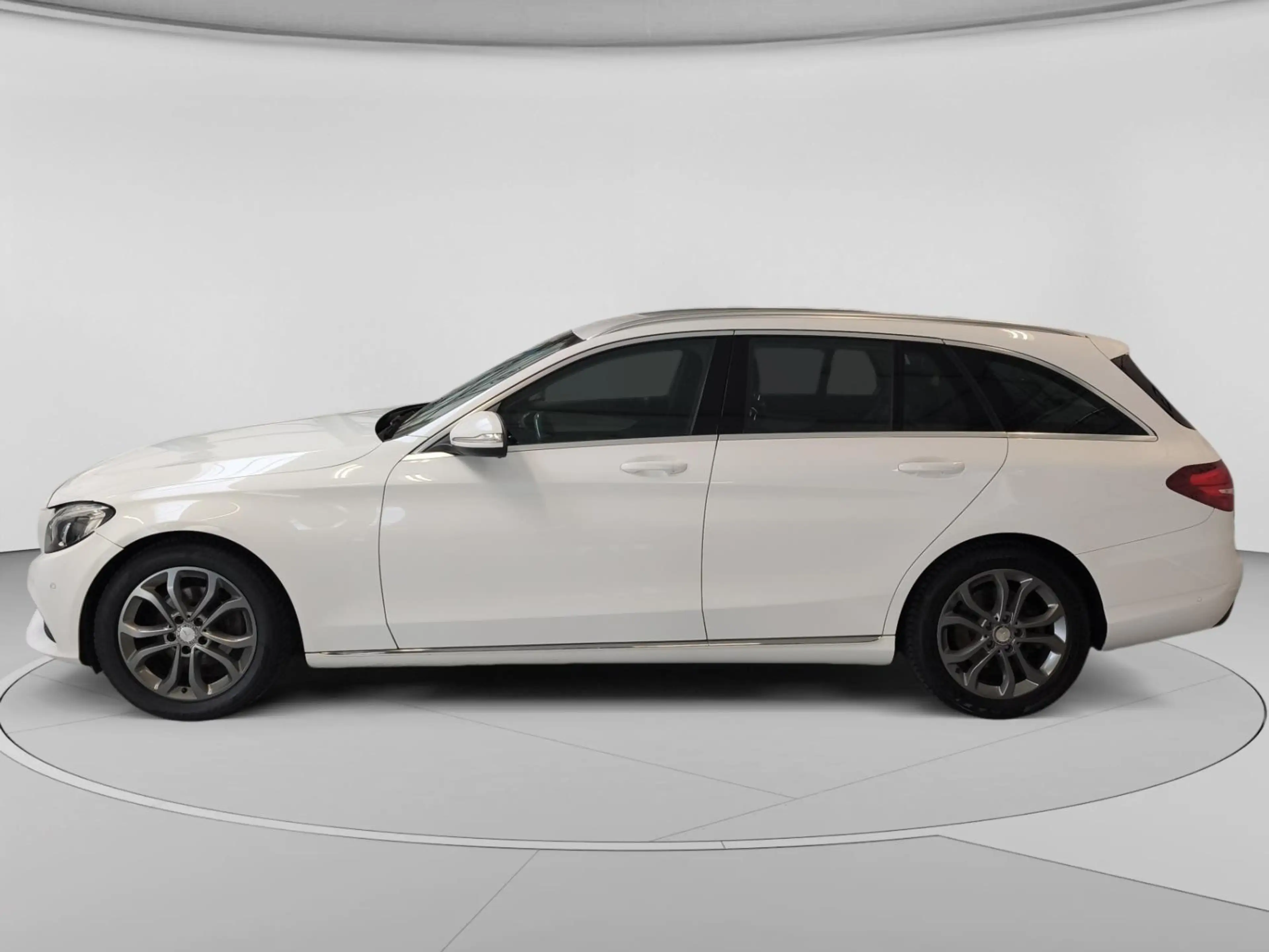 Mercedes-Benz C 180 Estate Prestige Avantgarde | LED | Navi | Trekhaak — photo 4
