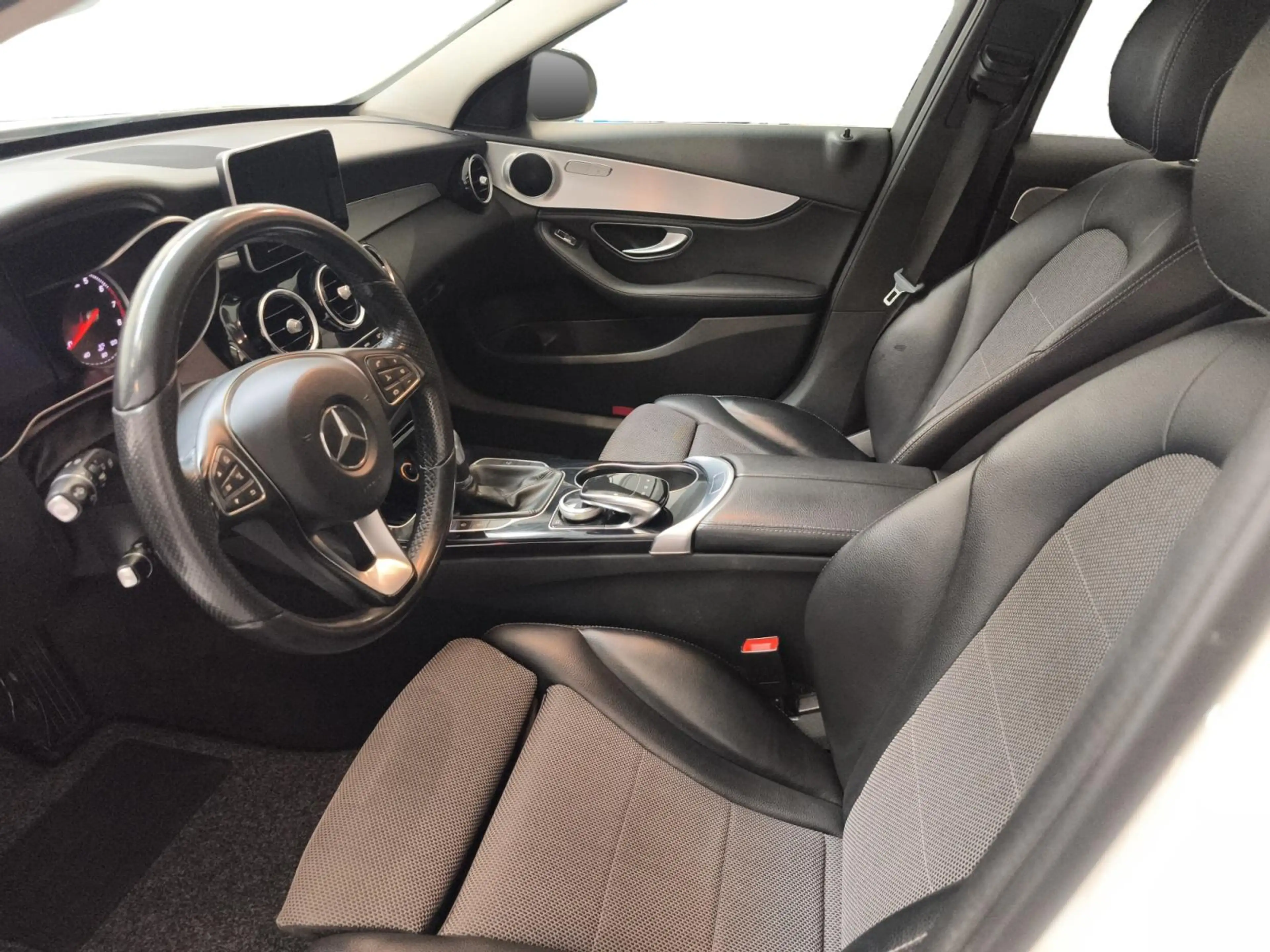 Mercedes-Benz C 180 Estate Prestige Avantgarde | LED | Navi | Trekhaak — photo 12