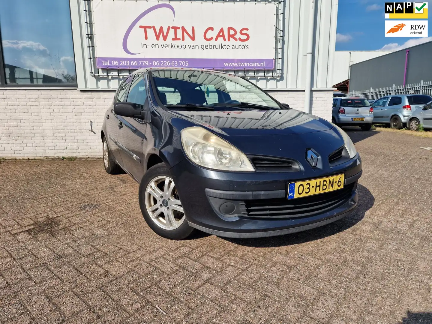 Renault Clio 1.2-16V Expression 5drs Šedá - 1