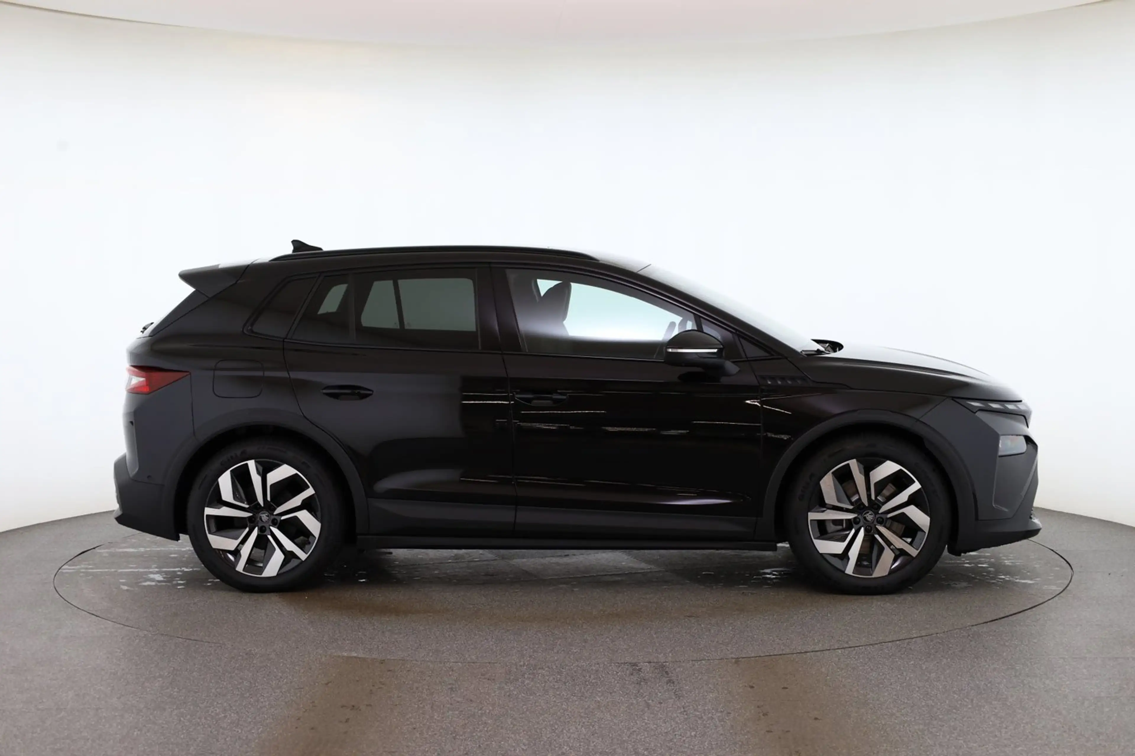 Skoda Elroq Sportline 85x — photo 6