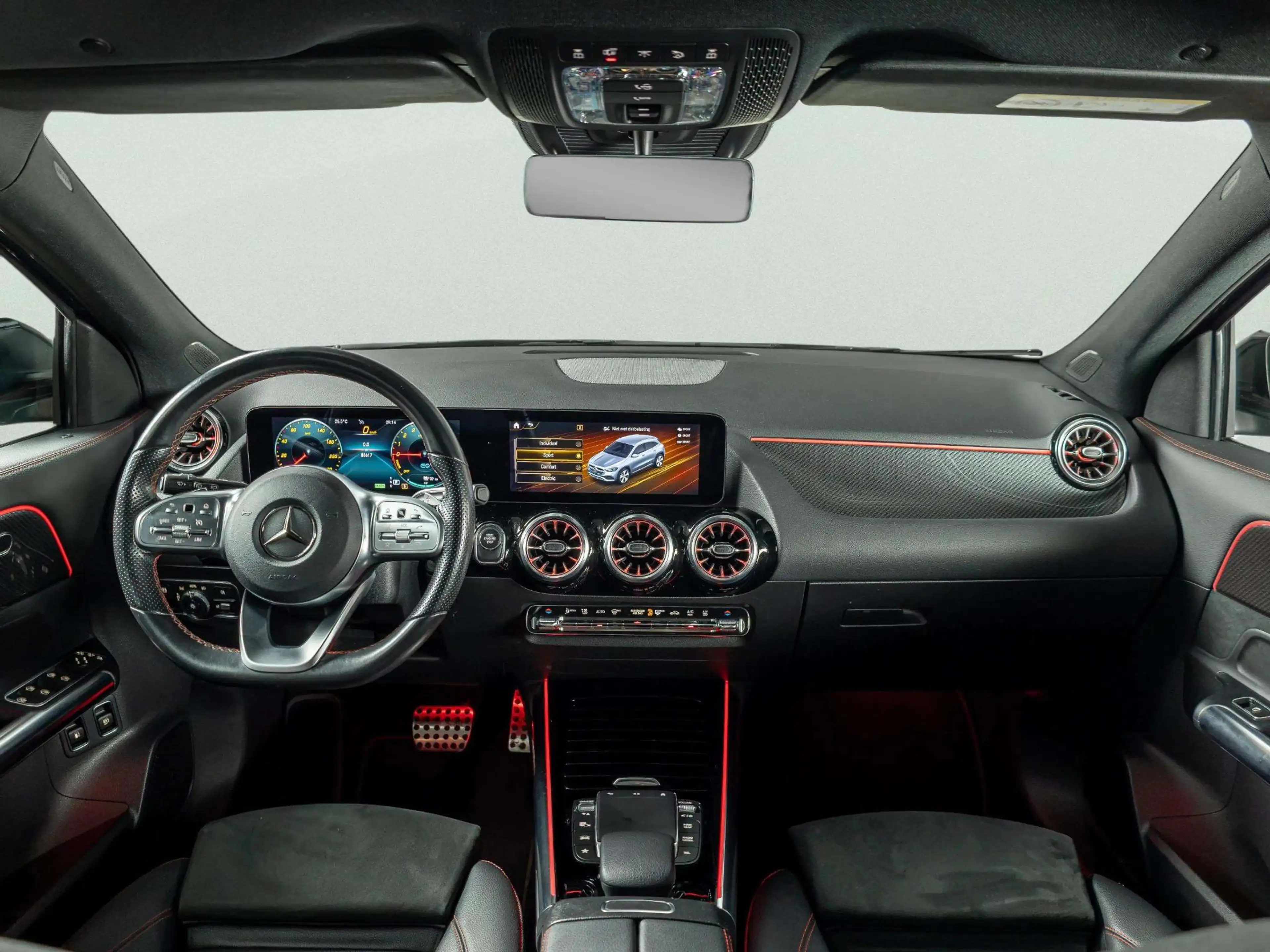 Mercedes-Benz GLA 250 e Business Solution AMG Limited | Panorama dak | T — photo 3