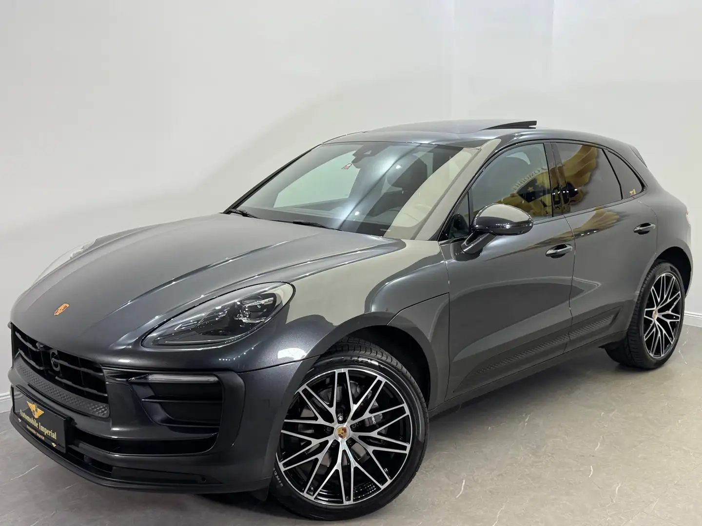 Porsche Macan III (95B) // FACELIFT // PANO // AHK // Grau - 2