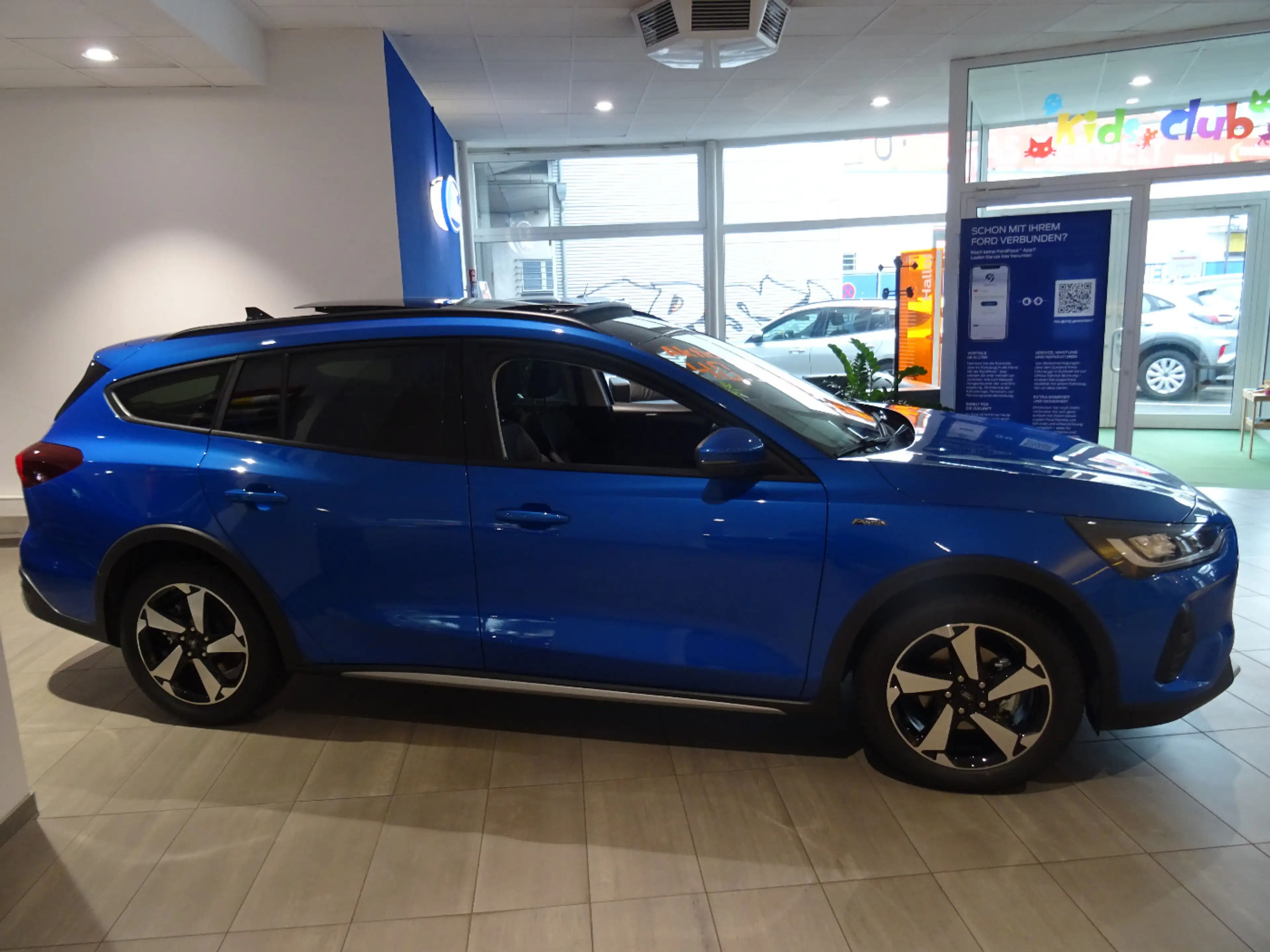 Ford Focus Active X LED+Kamera+Glasdach+AHK+SHZ — photo 8
