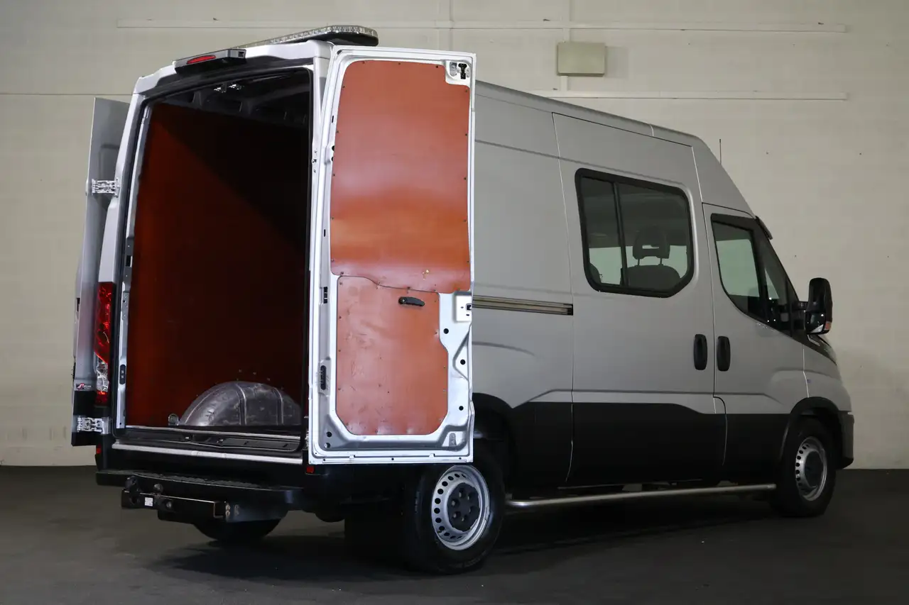 Iveco Daily 2021 — фото 11