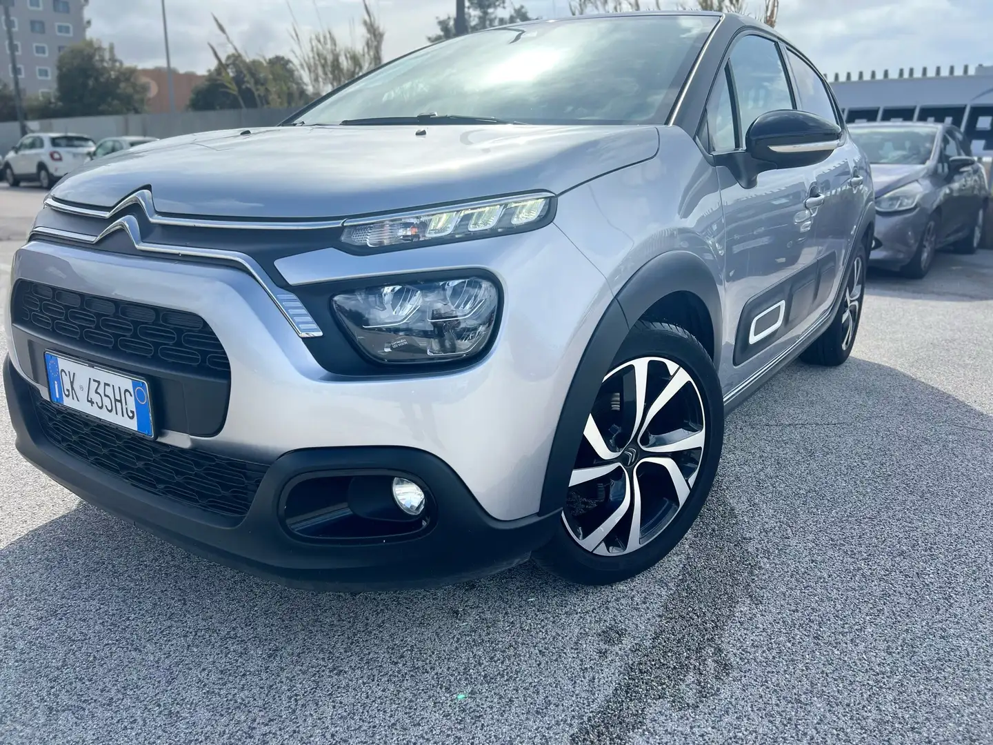 Citroen C3 1.2 puretech Feel s&s 83cv neopatentati my18 Grijs - 1