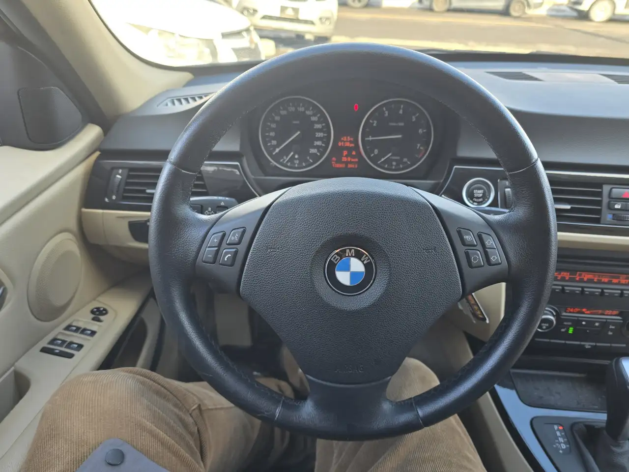 BMW 3 Series снимка BMW 3 Series