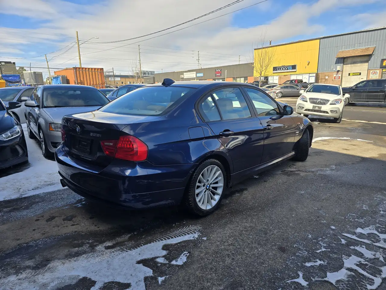 BMW 3 Series снимка BMW 3 Series