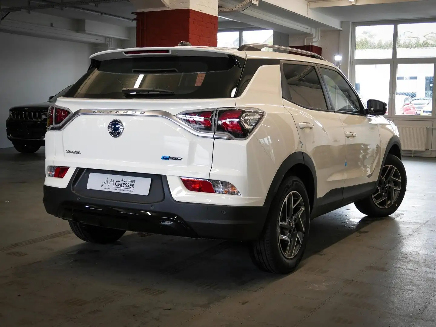 SsangYong Korando E-Motion Platinum Fehér - 2