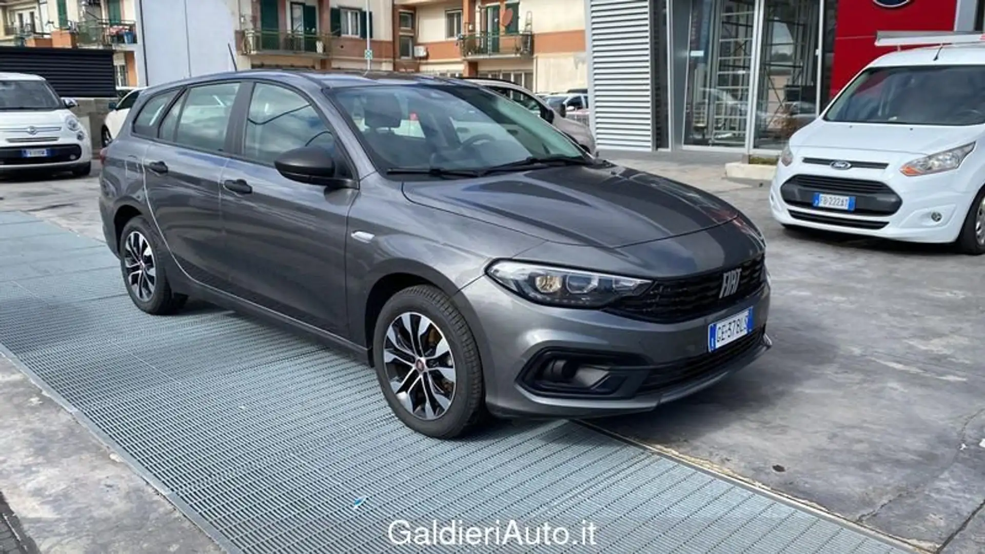 Fiat Tipo station wagon sw city life 1,6 130c Gris - 2