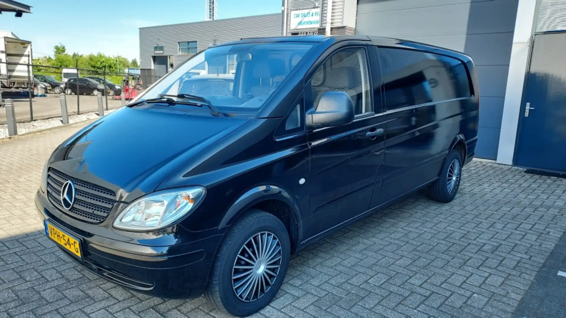 Mercedes-Benz Vito 109 CDI L2H1 / 180.000 km Zwart - 1