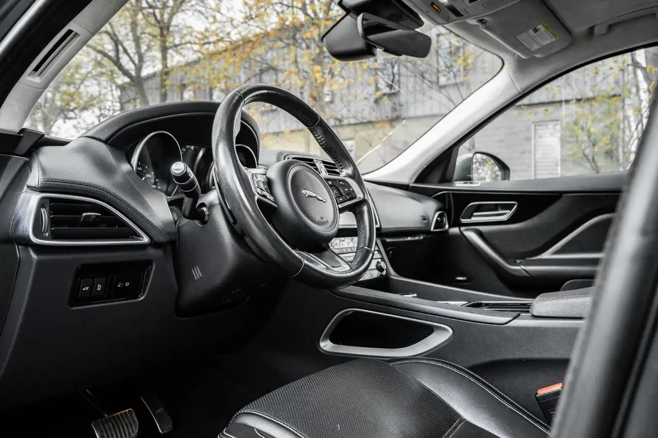 Jaguar F-Pace снимка Jaguar F-Pace