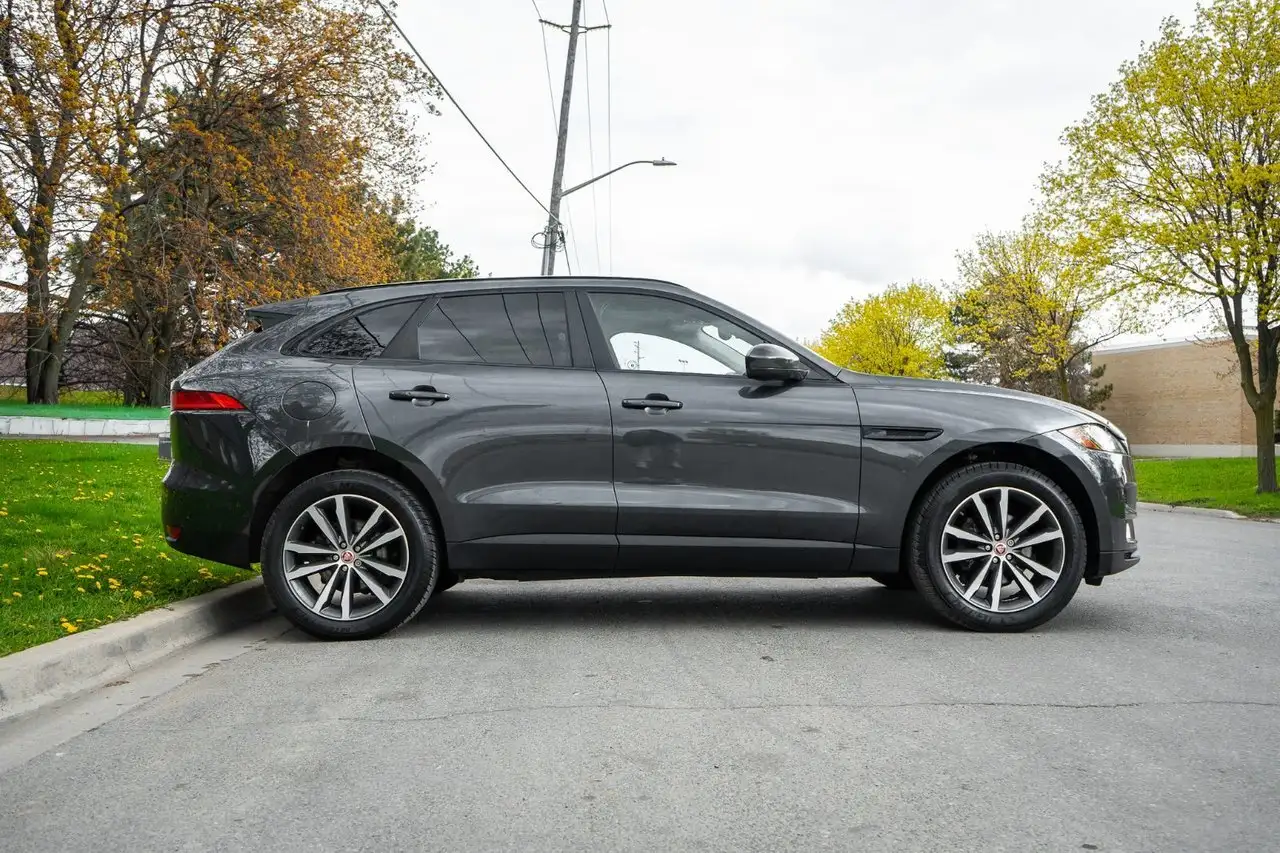 Jaguar F-Pace снимка Jaguar F-Pace