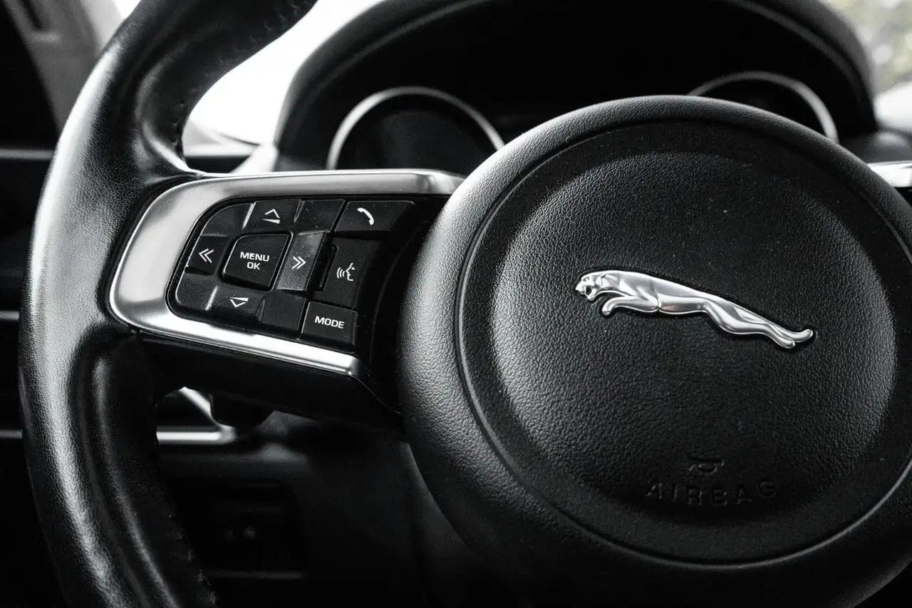 Jaguar F-Pace снимка Jaguar F-Pace