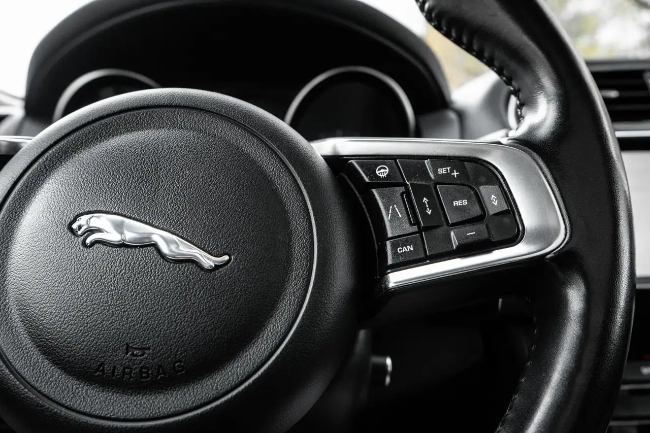Jaguar F-Pace снимка Jaguar F-Pace