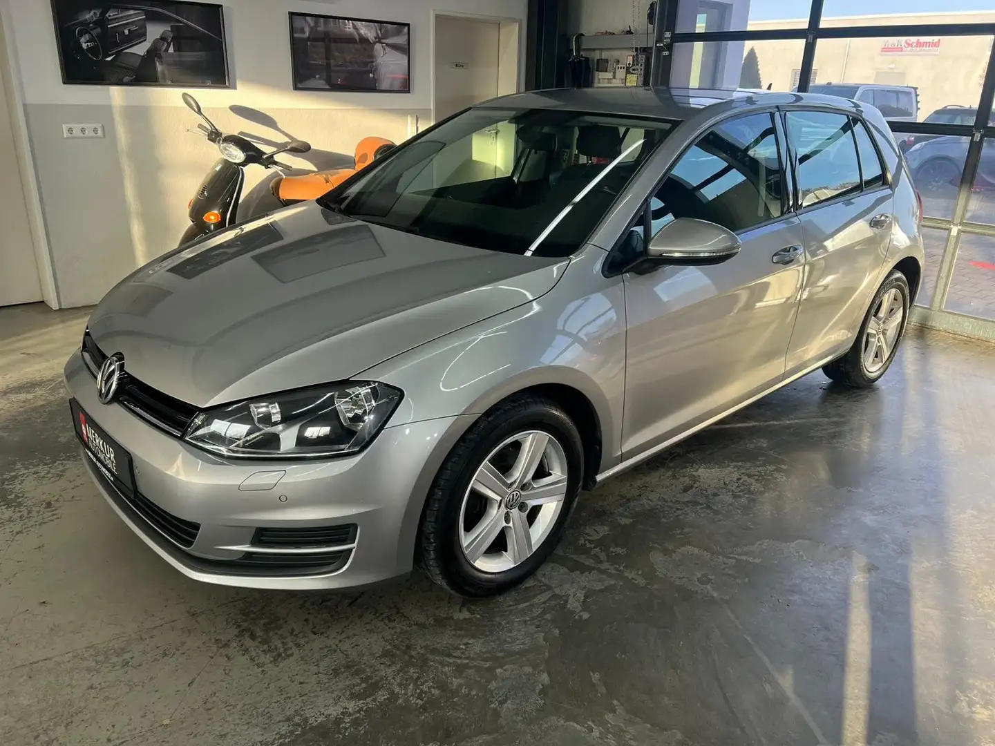 Volkswagen Golf VII 2.0 TDI Comfortline+Navi+PDC+SHZ+16" Silber - 1