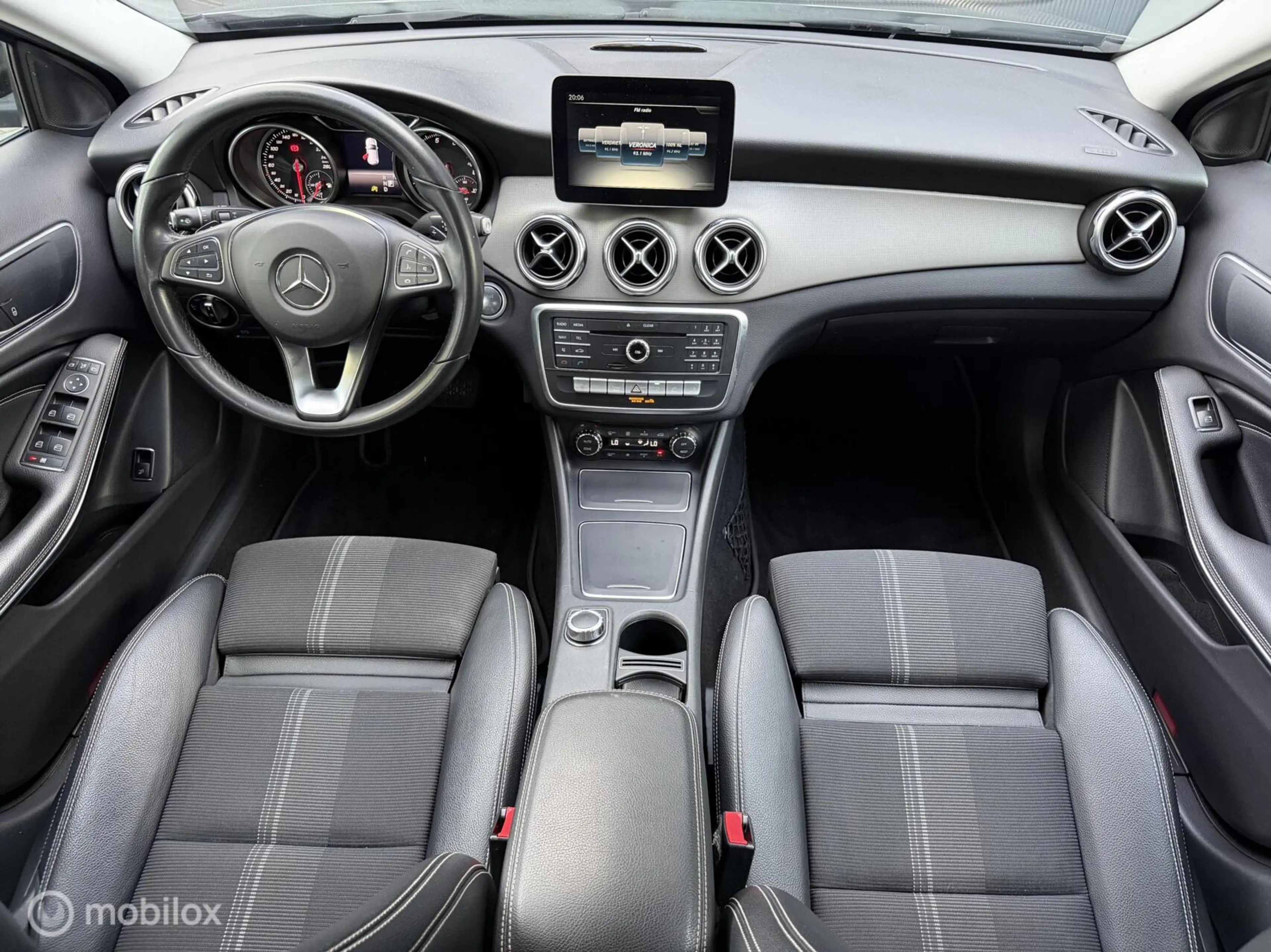 Mercedes-Benz GLA 180 Urban|Night|19”|Camera|Trekh.|Cruise — photo 2
