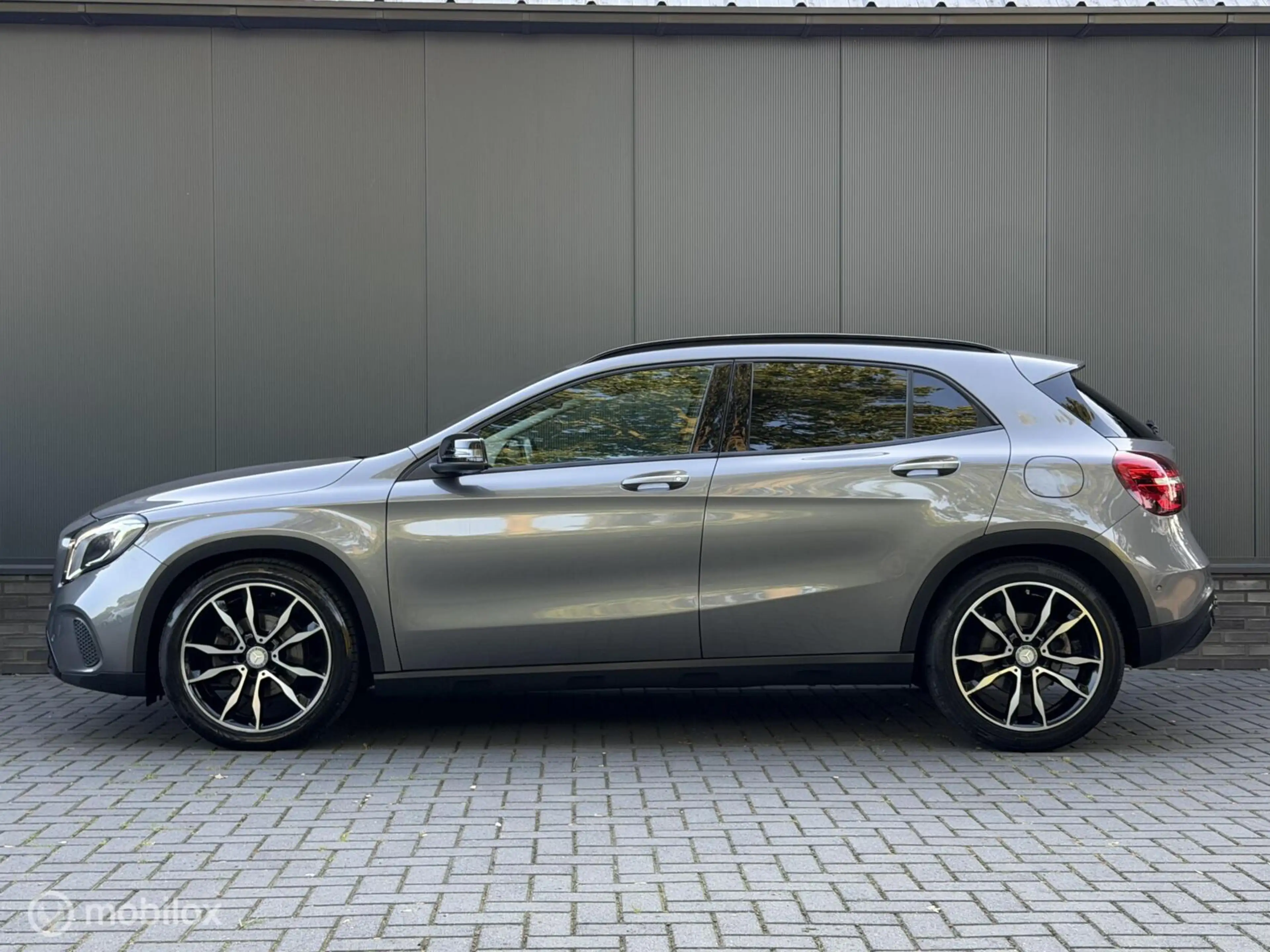 Mercedes-Benz GLA 180 Urban|Night|19”|Camera|Trekh.|Cruise — photo 10
