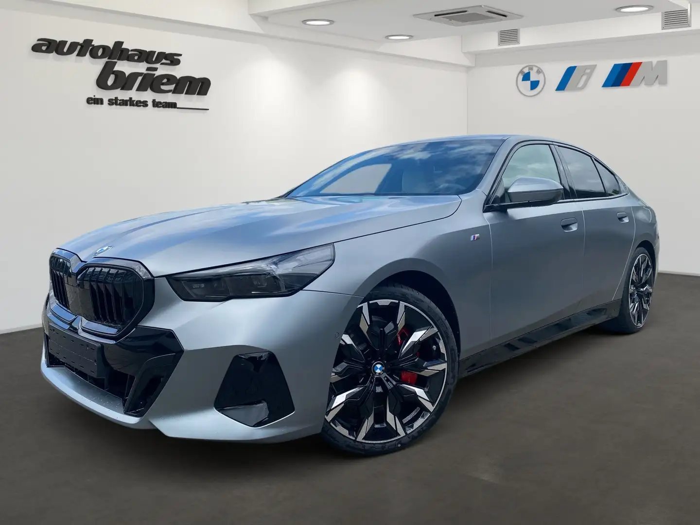 BMW 540 d xDrive Limousine, M Sportpaket,SOMMERAKTION Šedá - 1