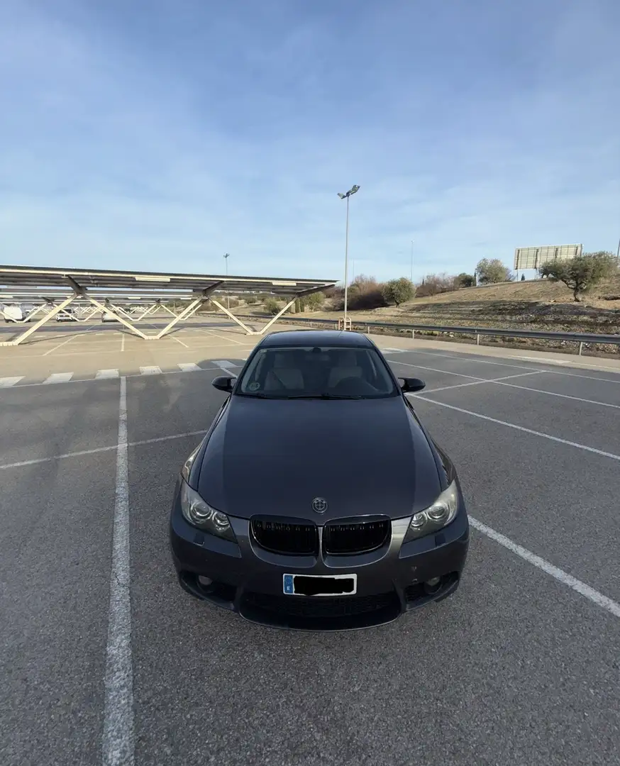 BMW 320 320i - 2