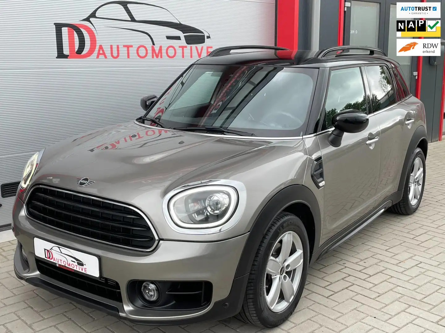 MINI Cooper Countryman 1.5 Chili PDC/LED/AUT/136PK/NAVI/SFEERVERLICHTING Grijs - 1