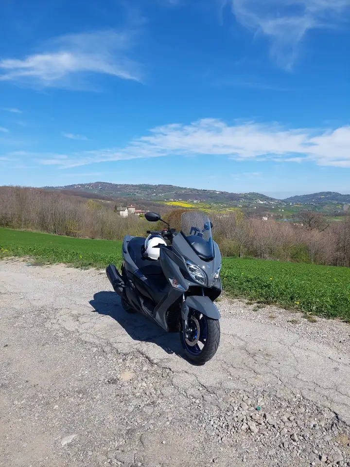 Suzuki Burgman 400
