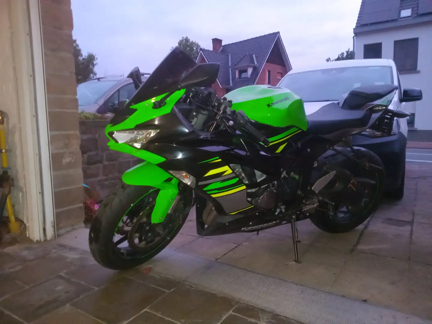 Kawasaki Ninja ZX-6R Ninja Siyah - 1