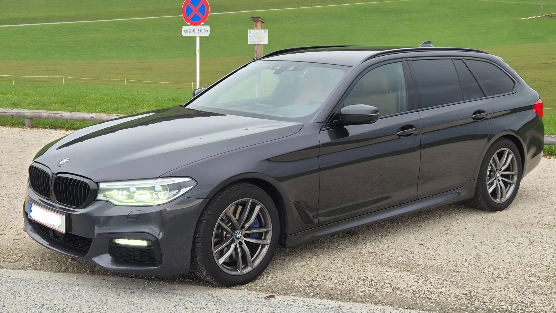 BMW 540 540i Touring xDrive Aut. Grau - 2