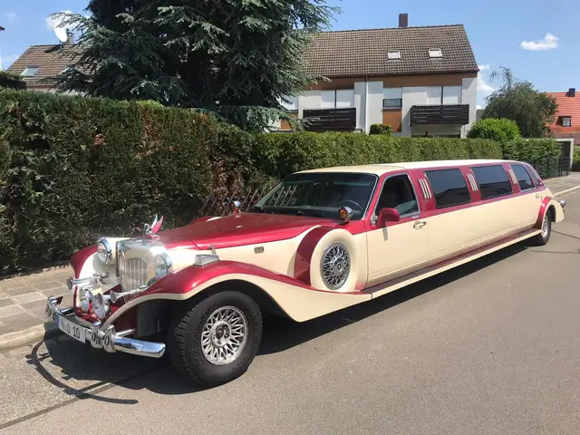 Lincoln Town Car Excalibur Stretchlimousine Einmalig