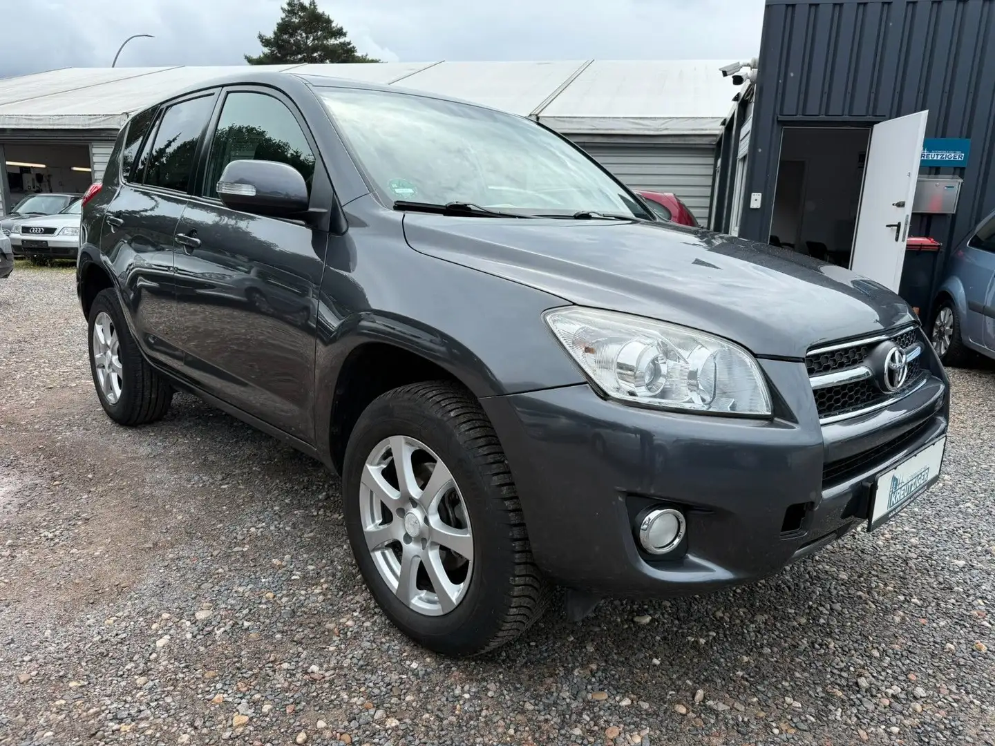 Toyota RAV 4 Sol Grau - 1