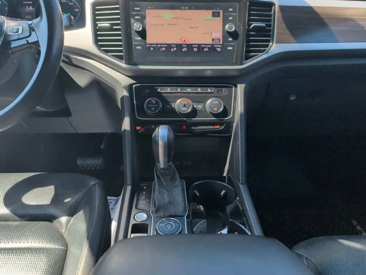 Volkswagen Atlas снимка Volkswagen Atlas