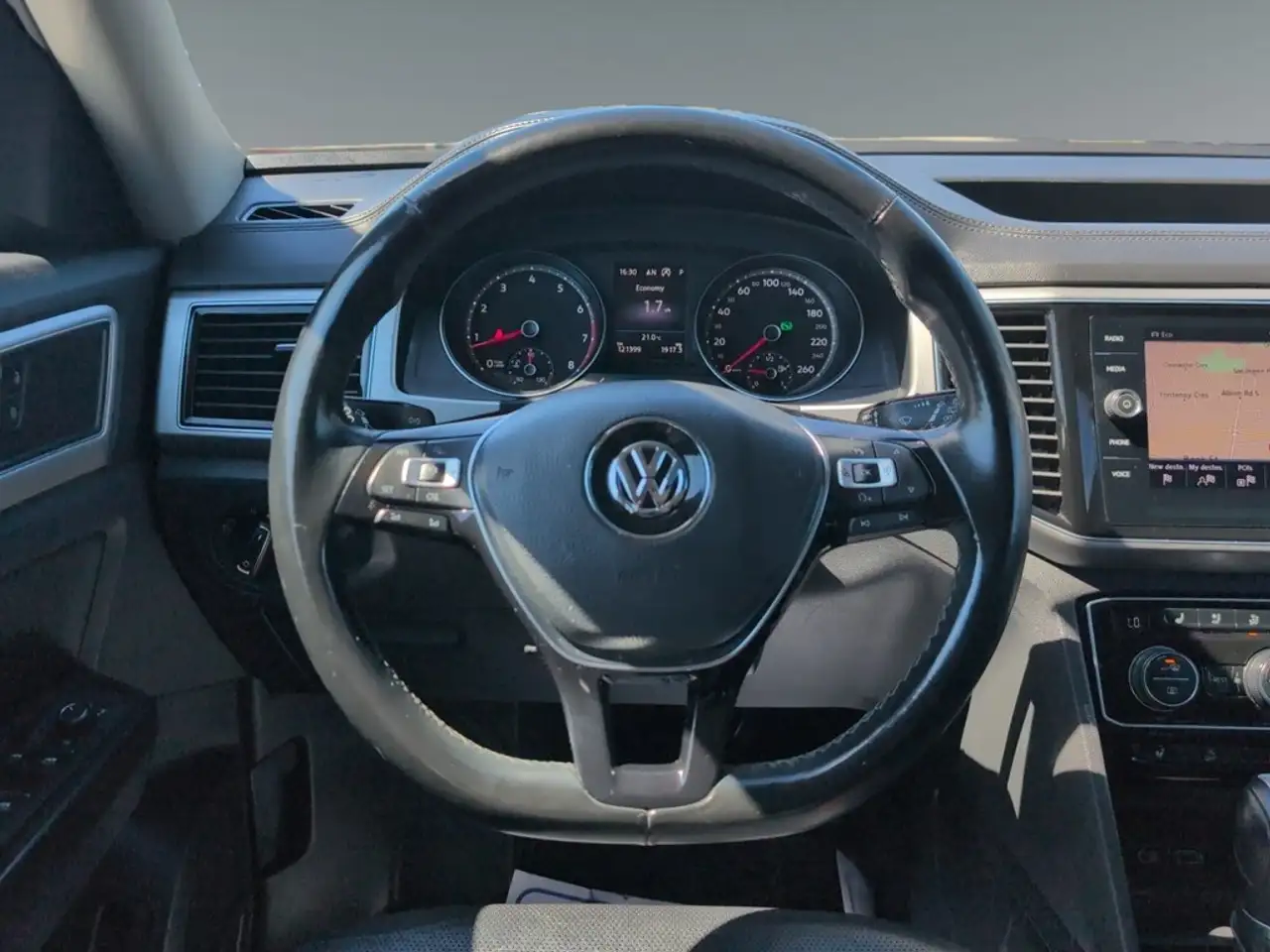 Volkswagen Atlas снимка Volkswagen Atlas