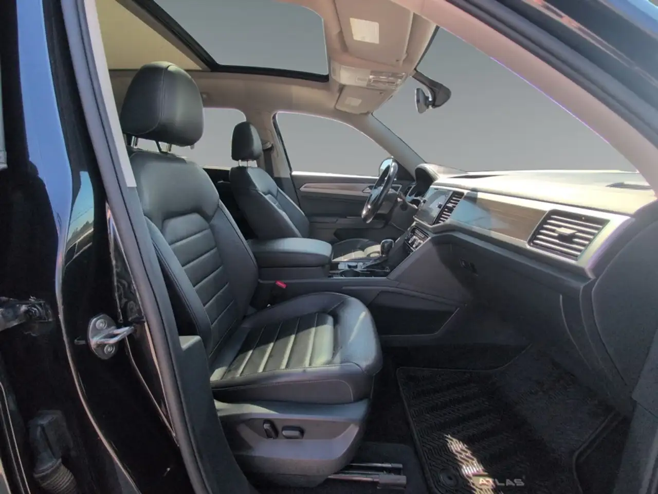 Volkswagen Atlas снимка Volkswagen Atlas