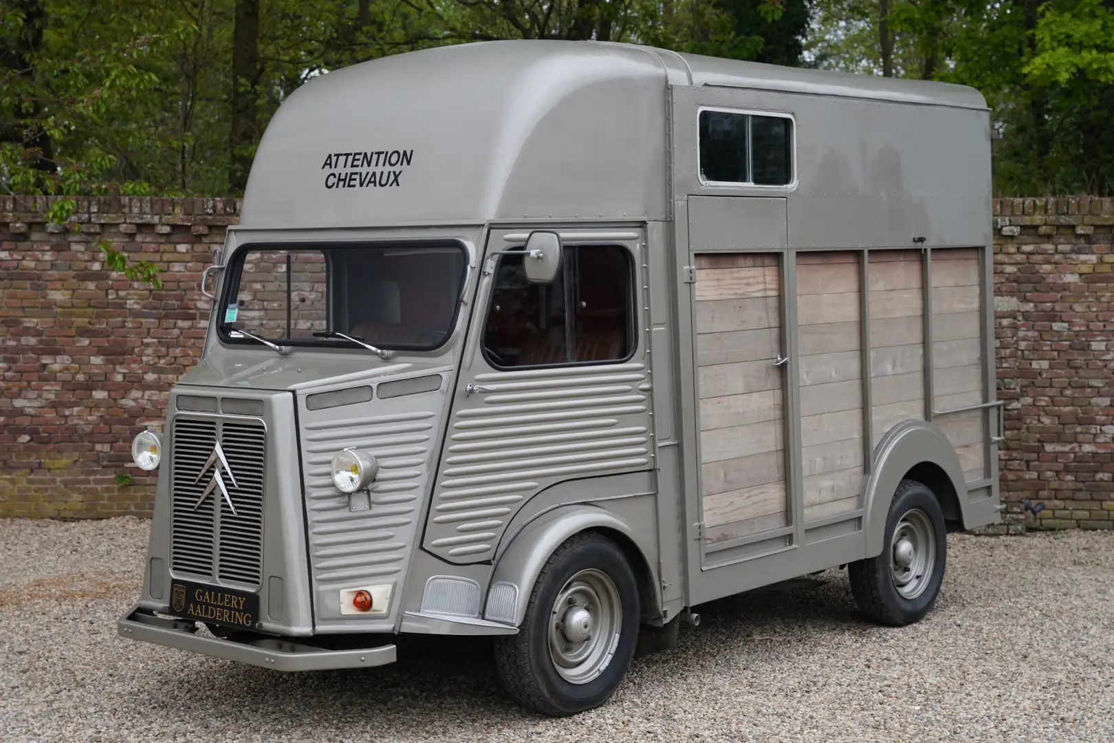 Citroen HY Heuliez "Horse Transporter" Fully restored and Gris - 1