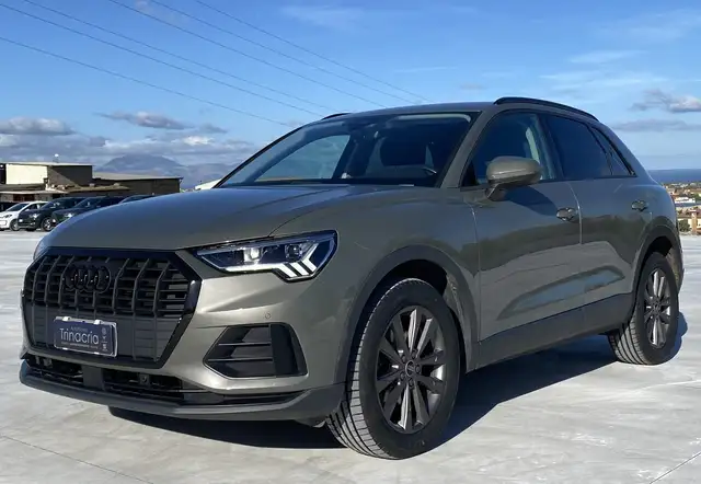 Audi Q3 Business 2.0 TDI 150CV 35