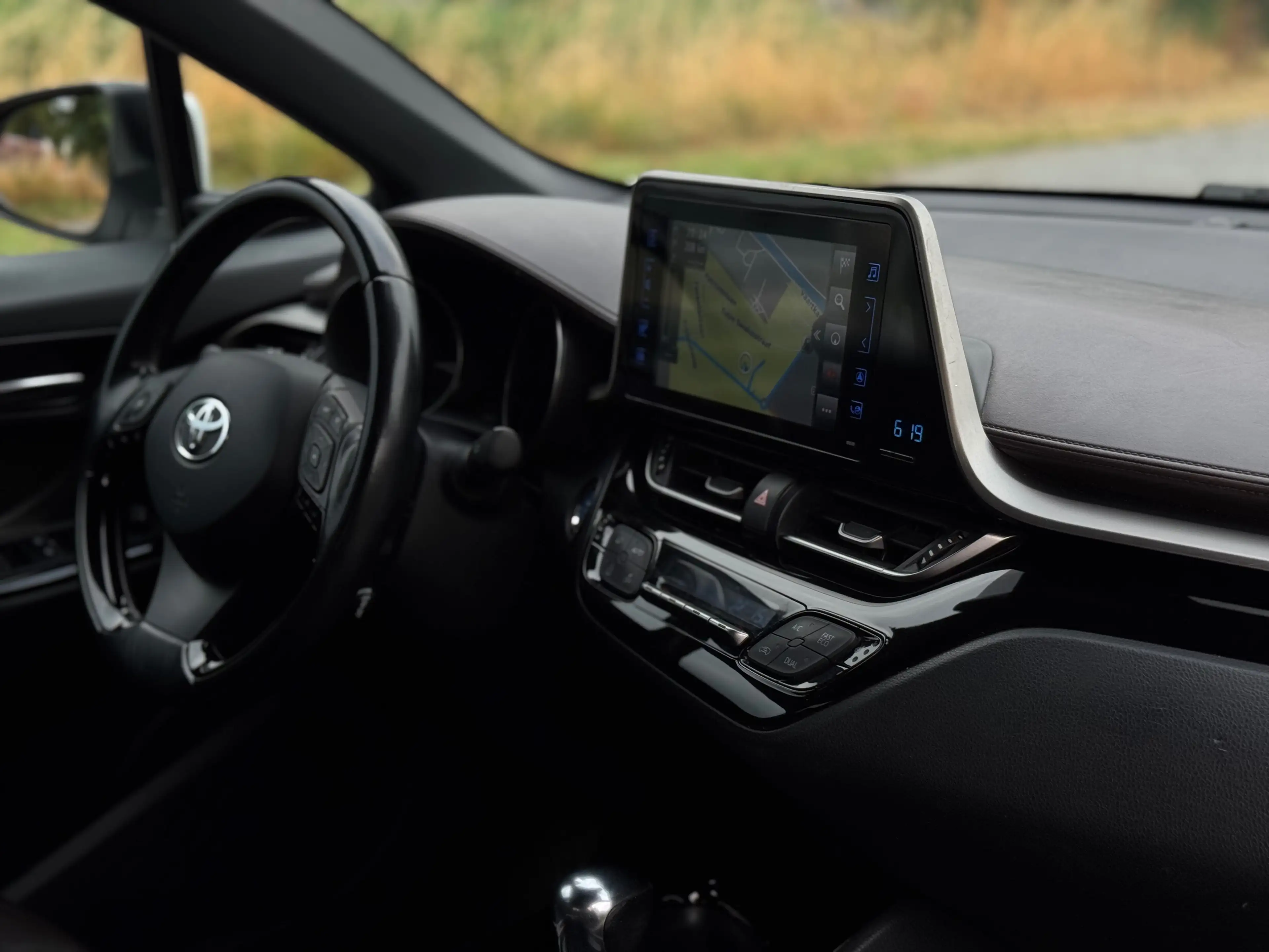 Toyota C-HR C-HR Hybrid 1.8i VVT-i C-Ult Launch Edition — photo 13