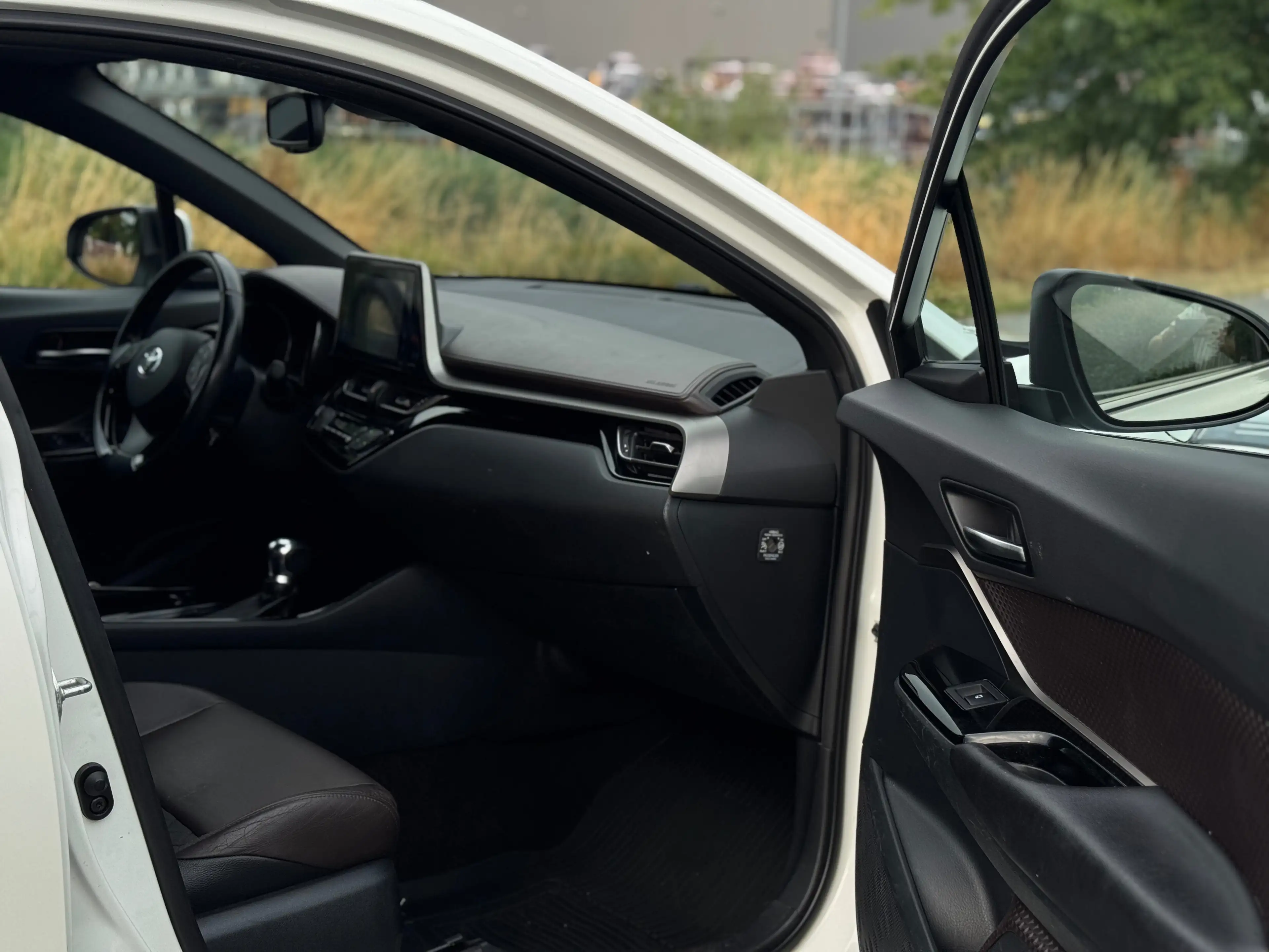 Toyota C-HR C-HR Hybrid 1.8i VVT-i C-Ult Launch Edition — photo 11
