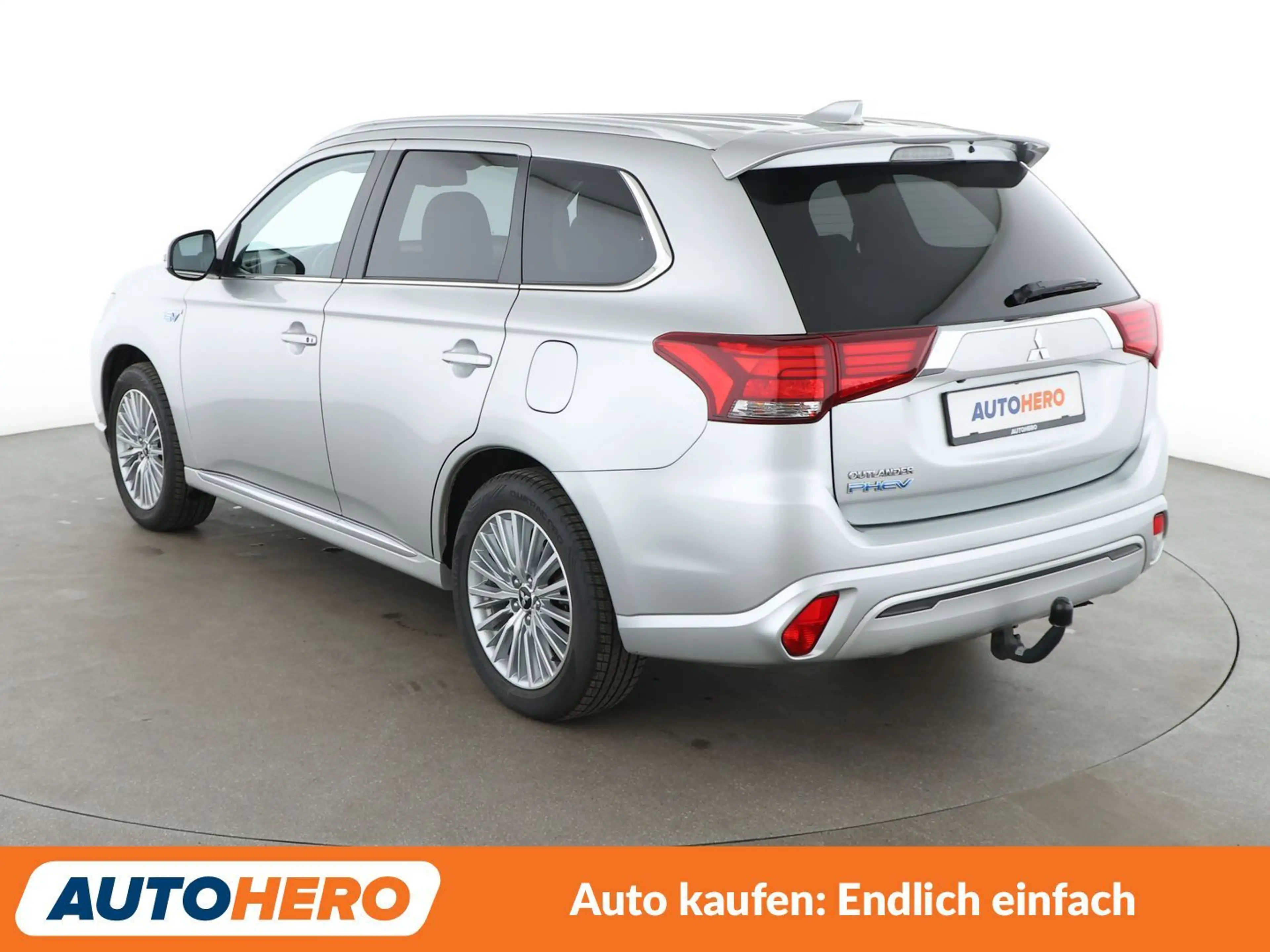 Mitsubishi Outlander 2.4 PHEV 4WD Aut.*NAV*TEMPO*CAM*SHZ*AHK*ALU* — photo 4