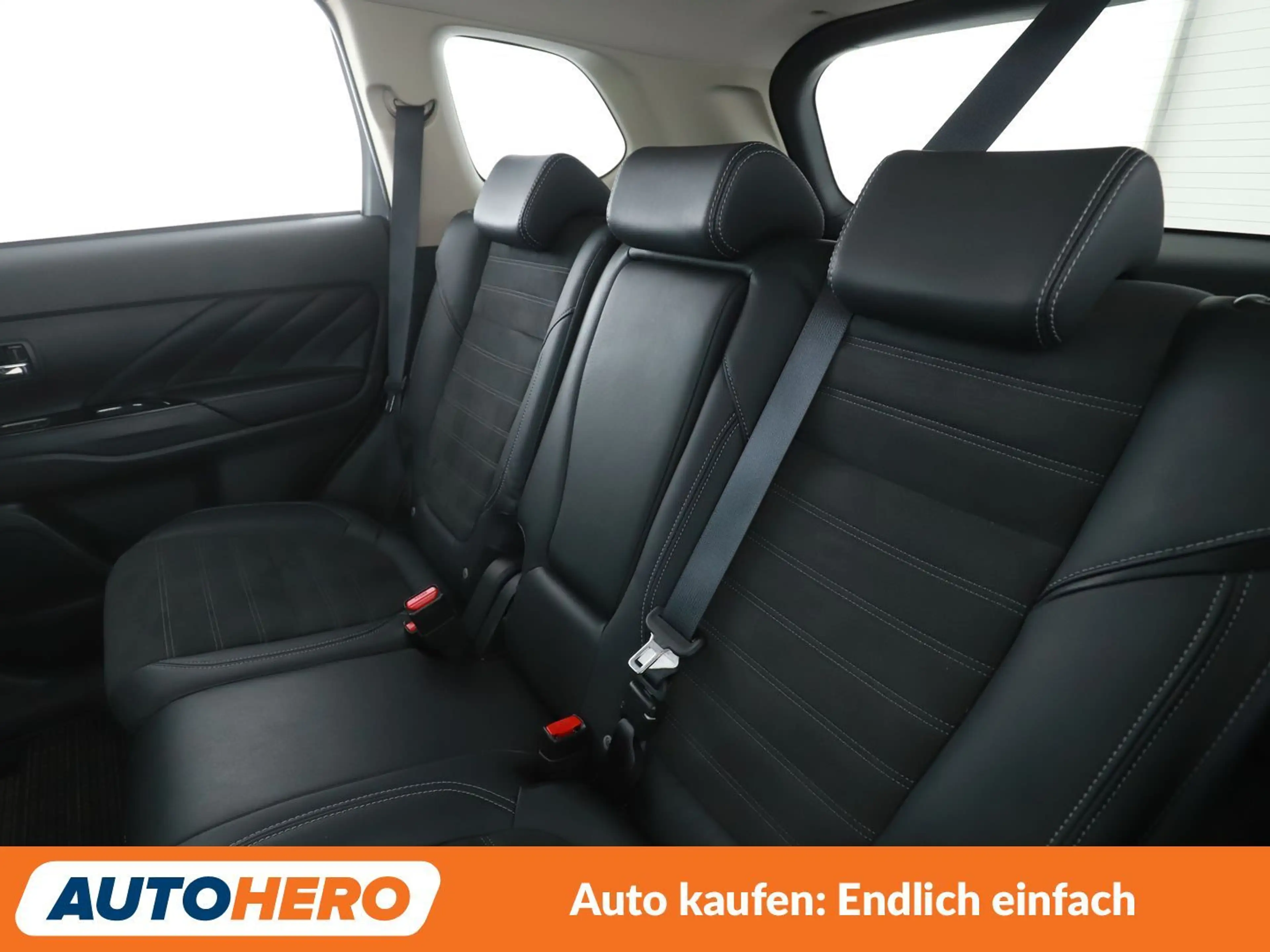 Mitsubishi Outlander 2.4 PHEV 4WD Aut.*NAV*TEMPO*CAM*SHZ*AHK*ALU* — photo 14