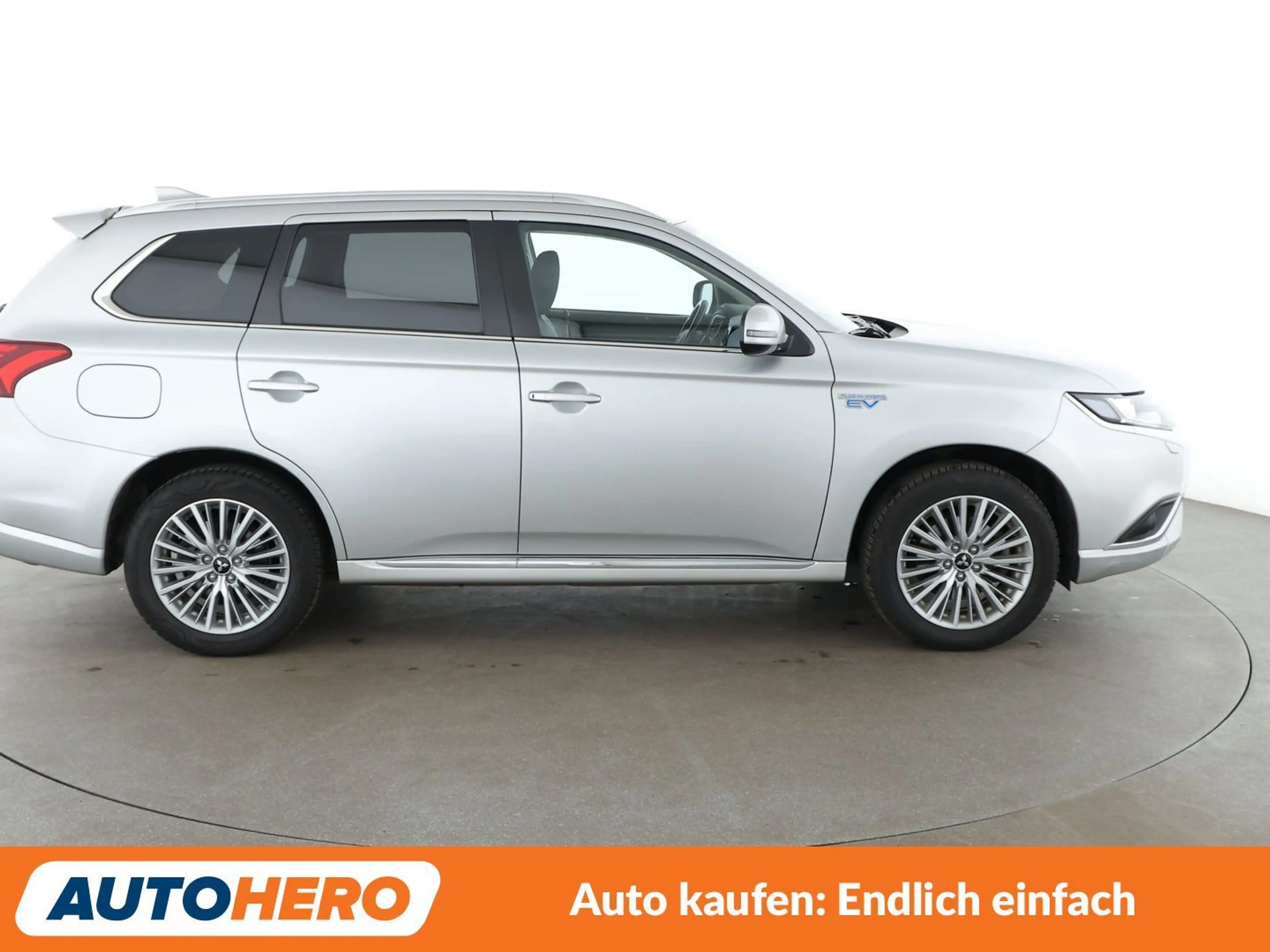 Mitsubishi Outlander 2.4 PHEV 4WD Aut.*NAV*TEMPO*CAM*SHZ*AHK*ALU* — photo 7
