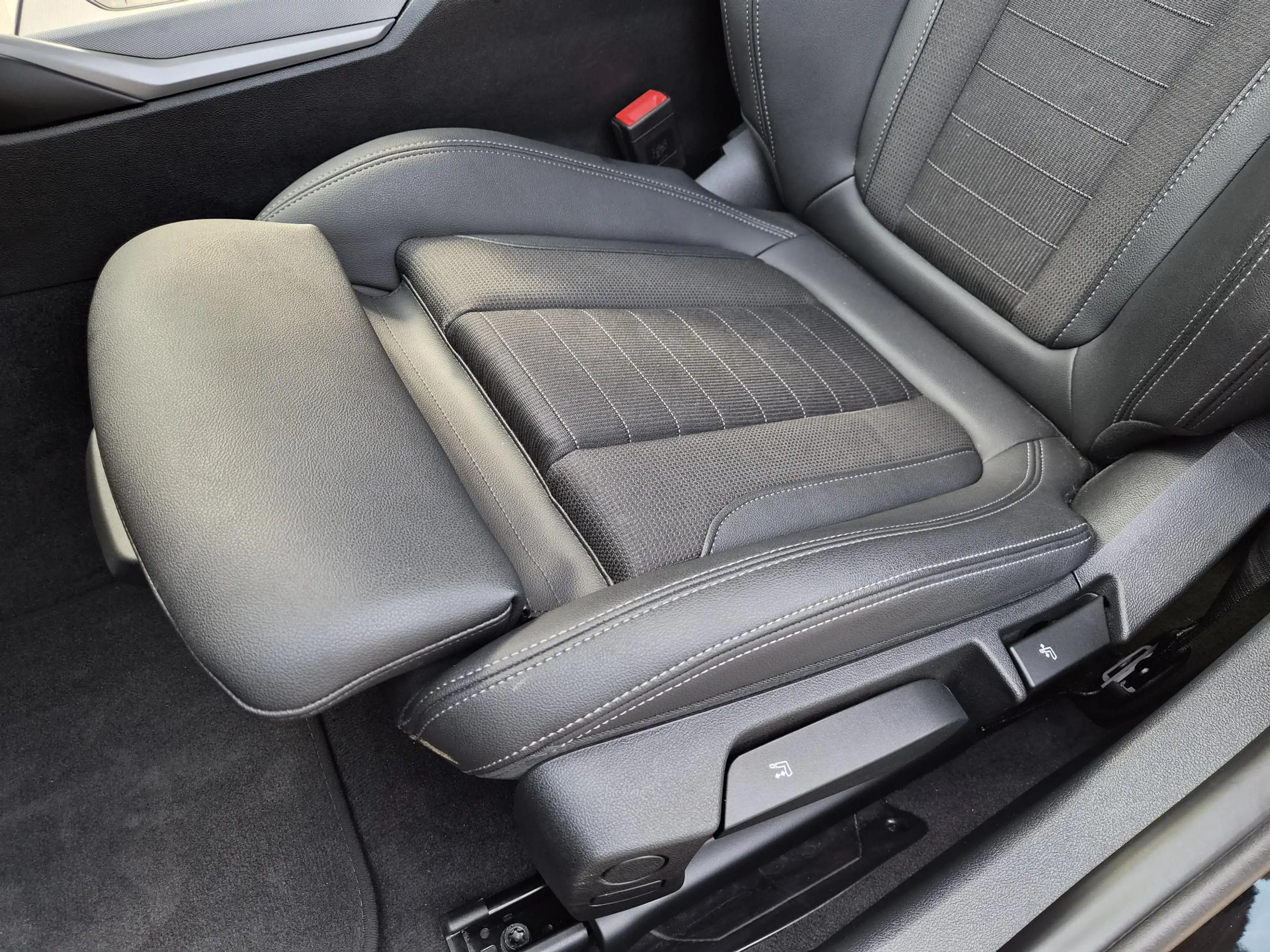 BMW 330 3-serie Touring 330e / SOH 95% / Dealer onderhoude — photo 41