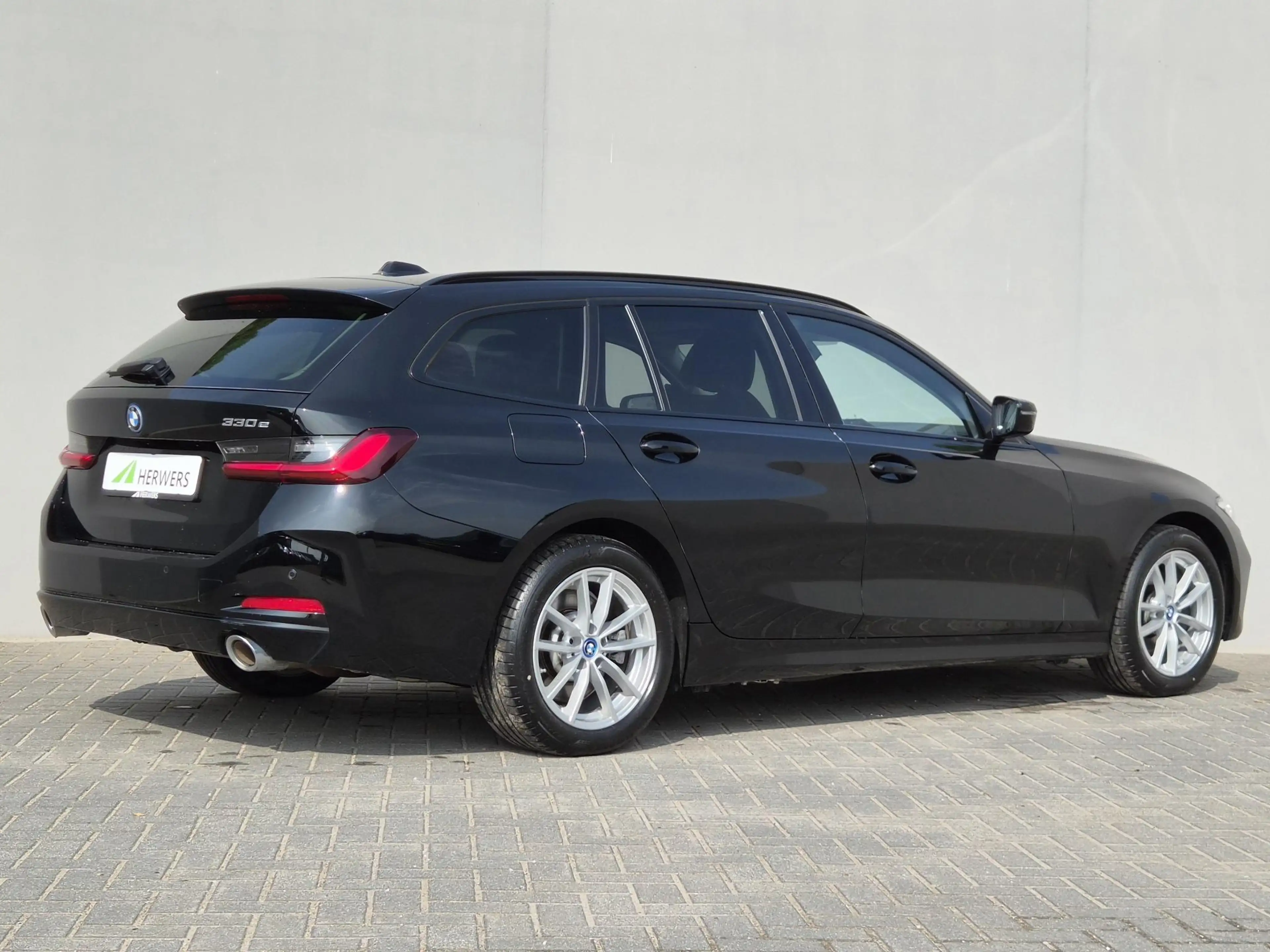 BMW 330 3-serie Touring 330e / SOH 95% / Dealer onderhoude — photo 3